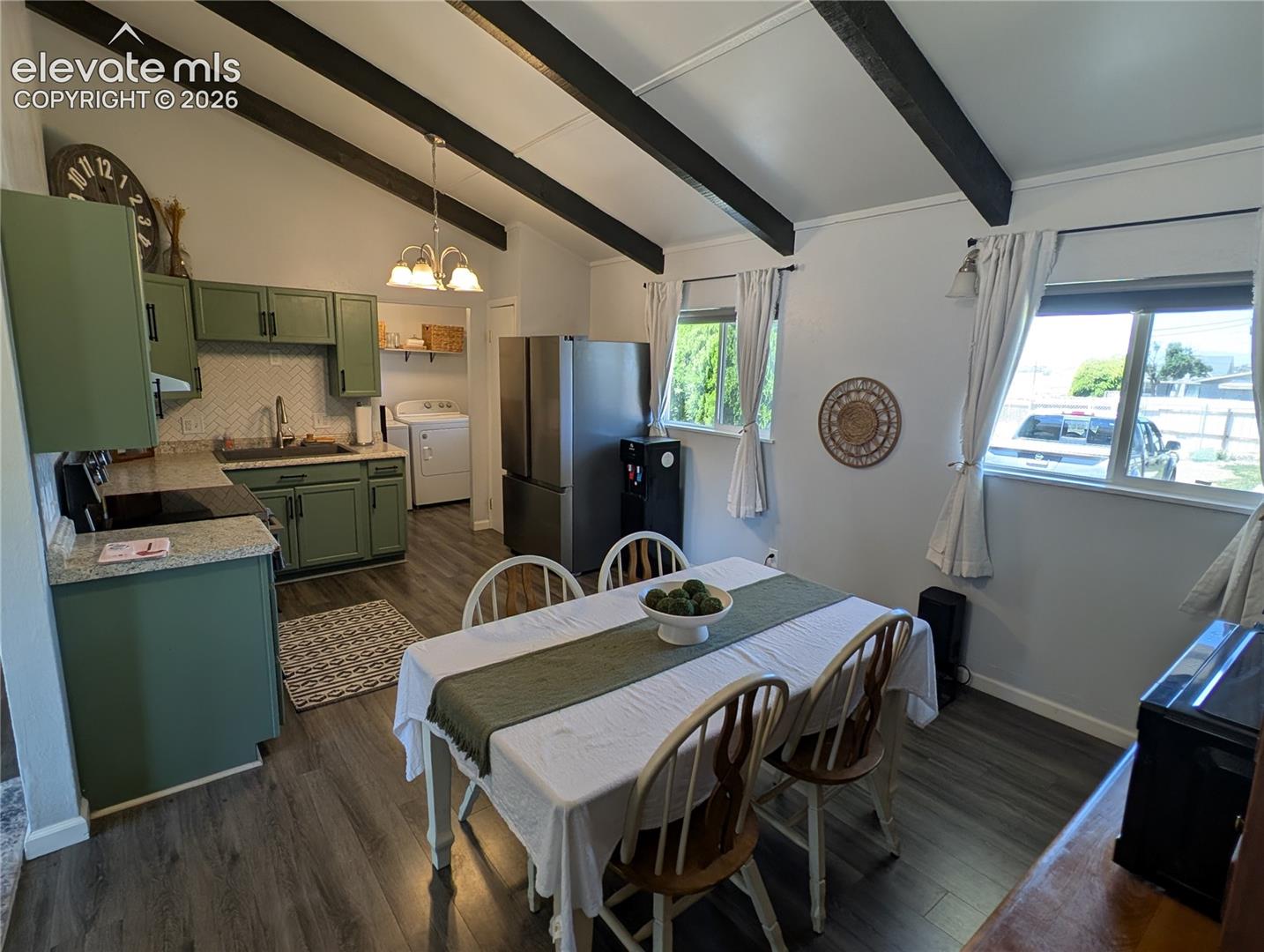 Listing photo 5 for 2305 Cheyenne Avenue