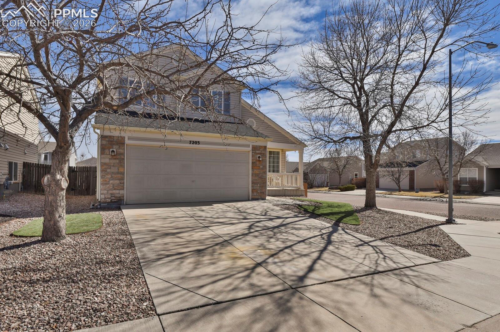 Listing photo 2 for 7203 Bentwater Drive