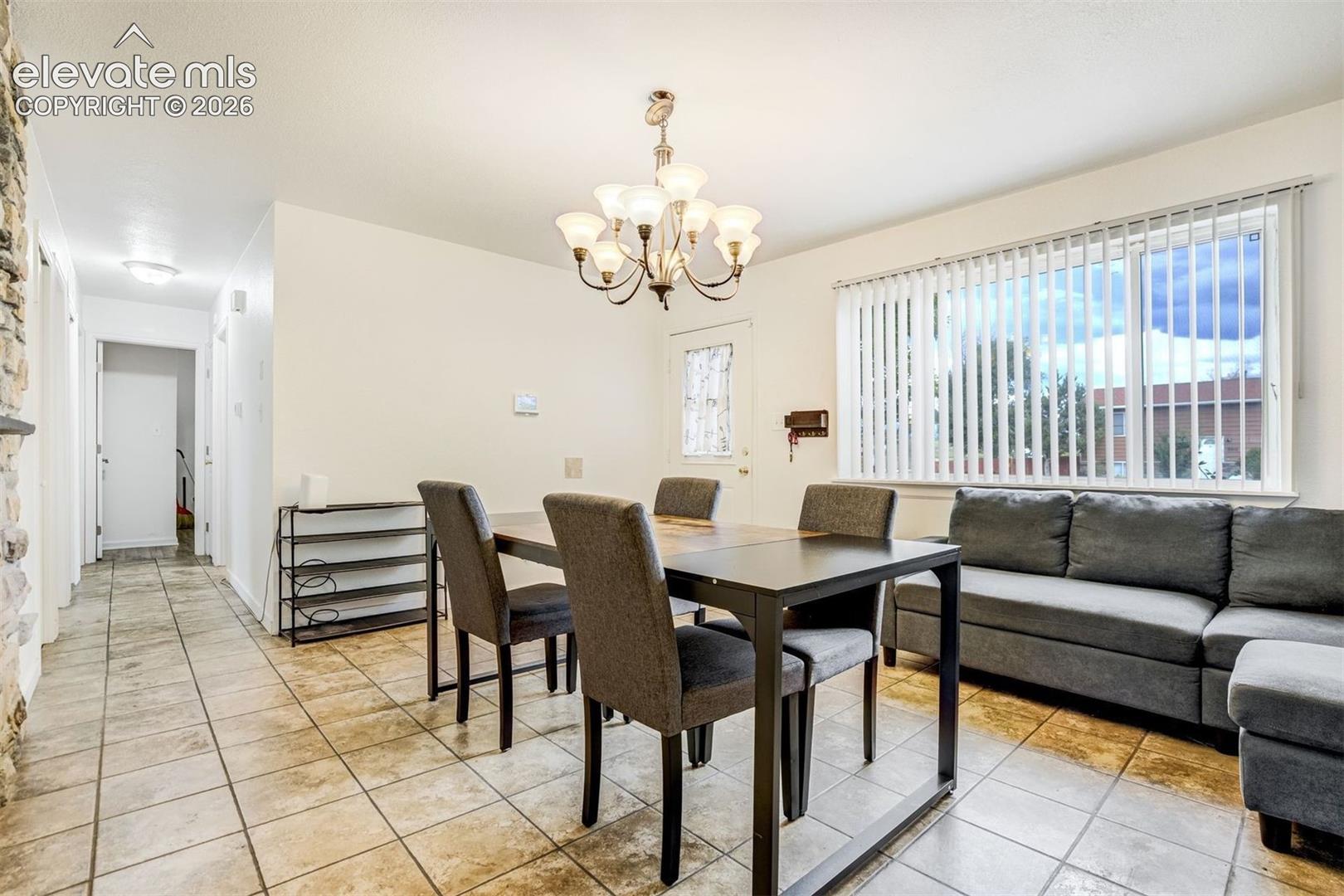 Listing photo 4 for 3415 Bridgewood Lane
