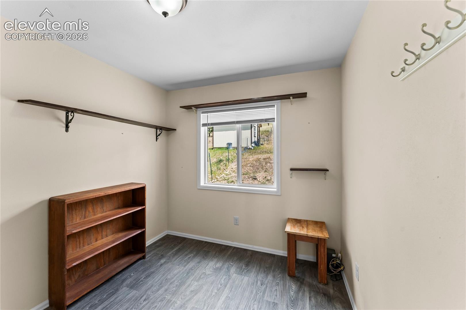 Listing photo 11 for 202 Silver Street