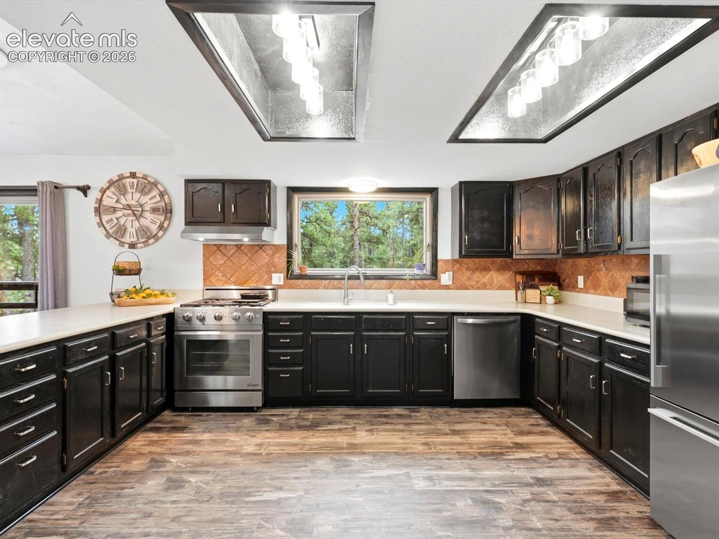 Listing photo 3 for 14635 Westcreek Road