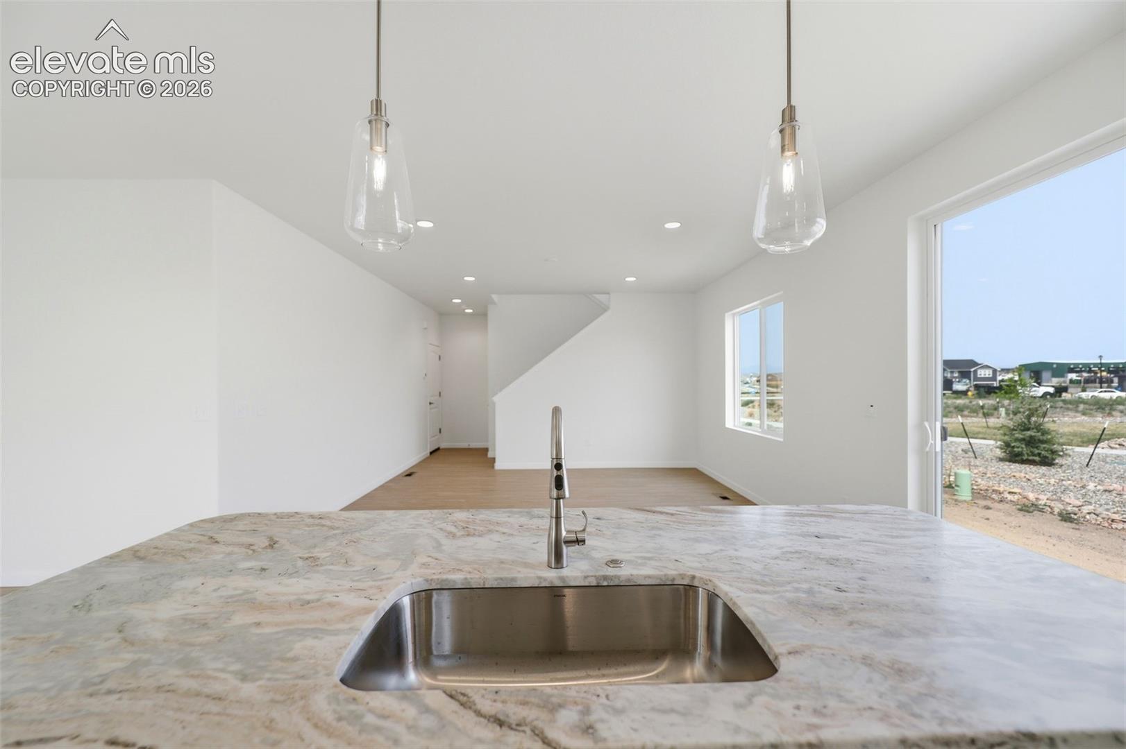 Listing photo 14 for 7968 School House Drive