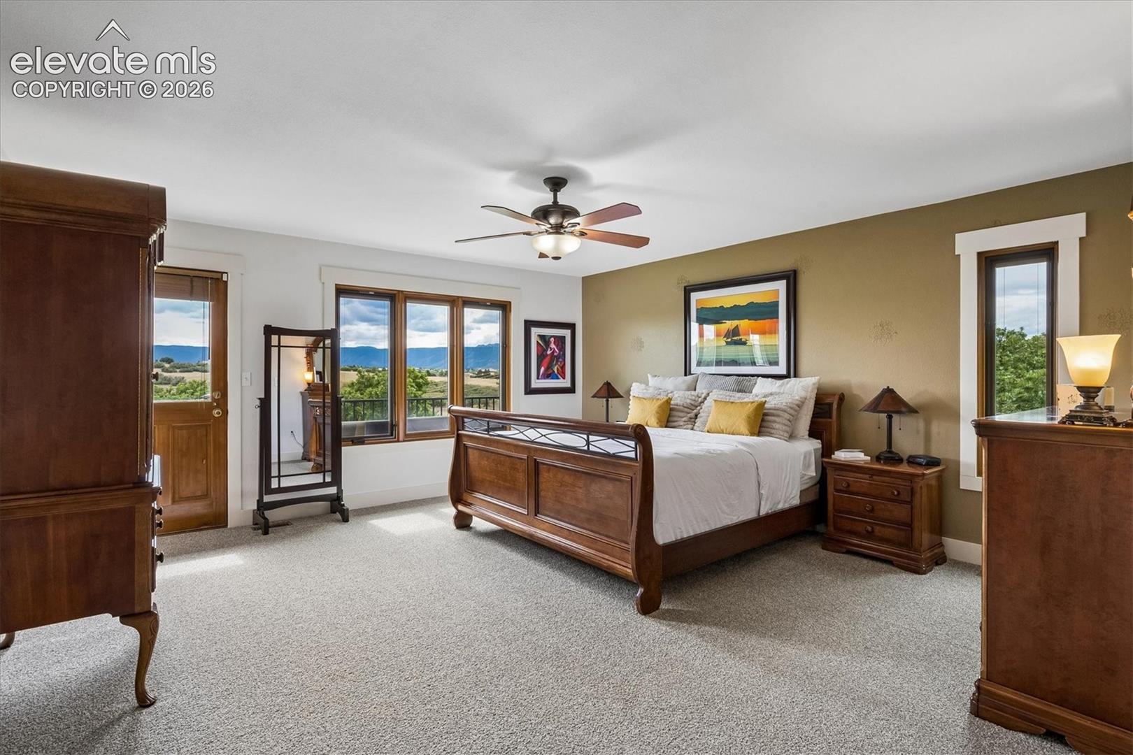 Listing photo 13 for 2464 W Wolfensberger Road