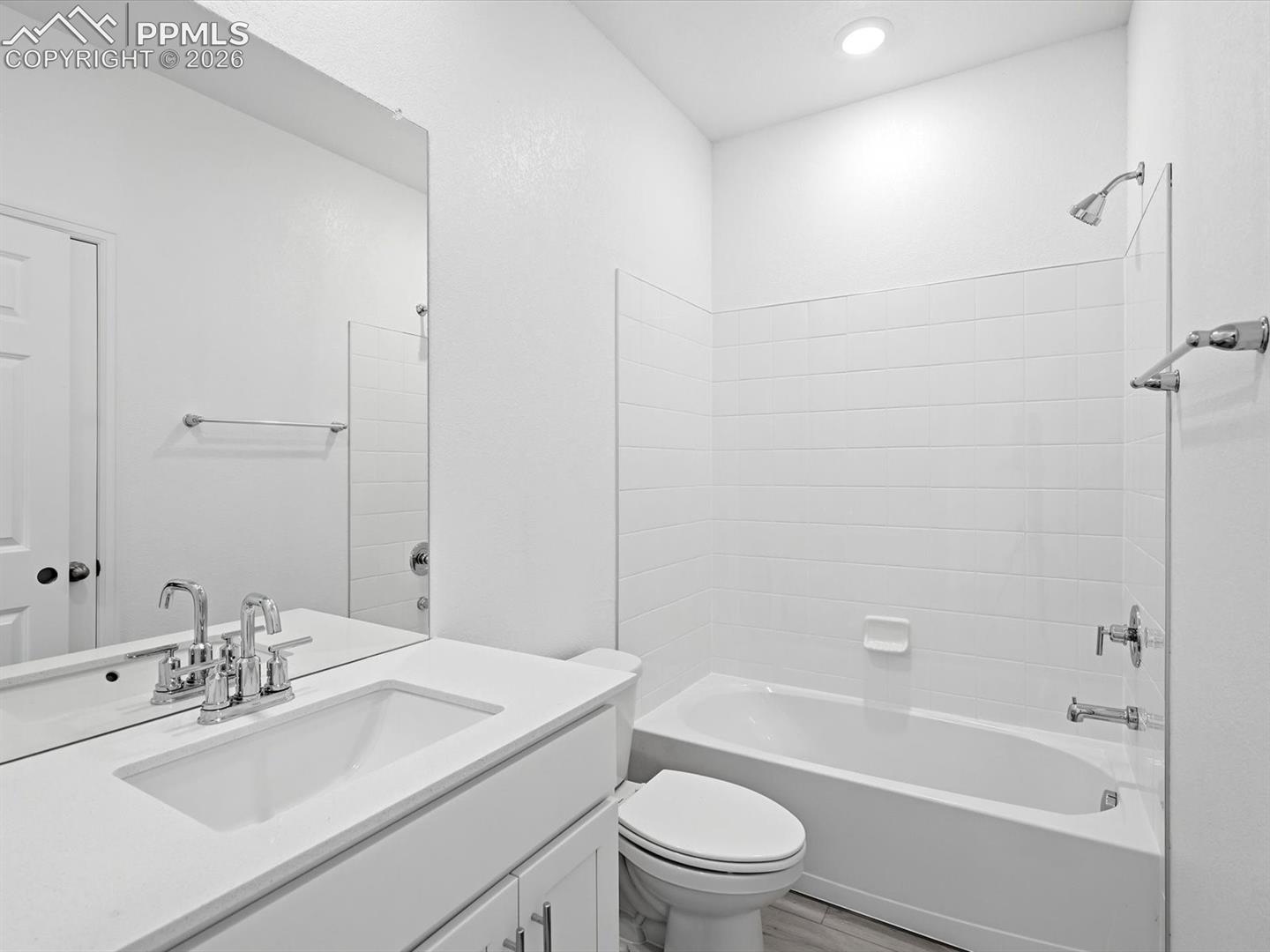 Listing photo 5 for 13219 Valley Peak Drive