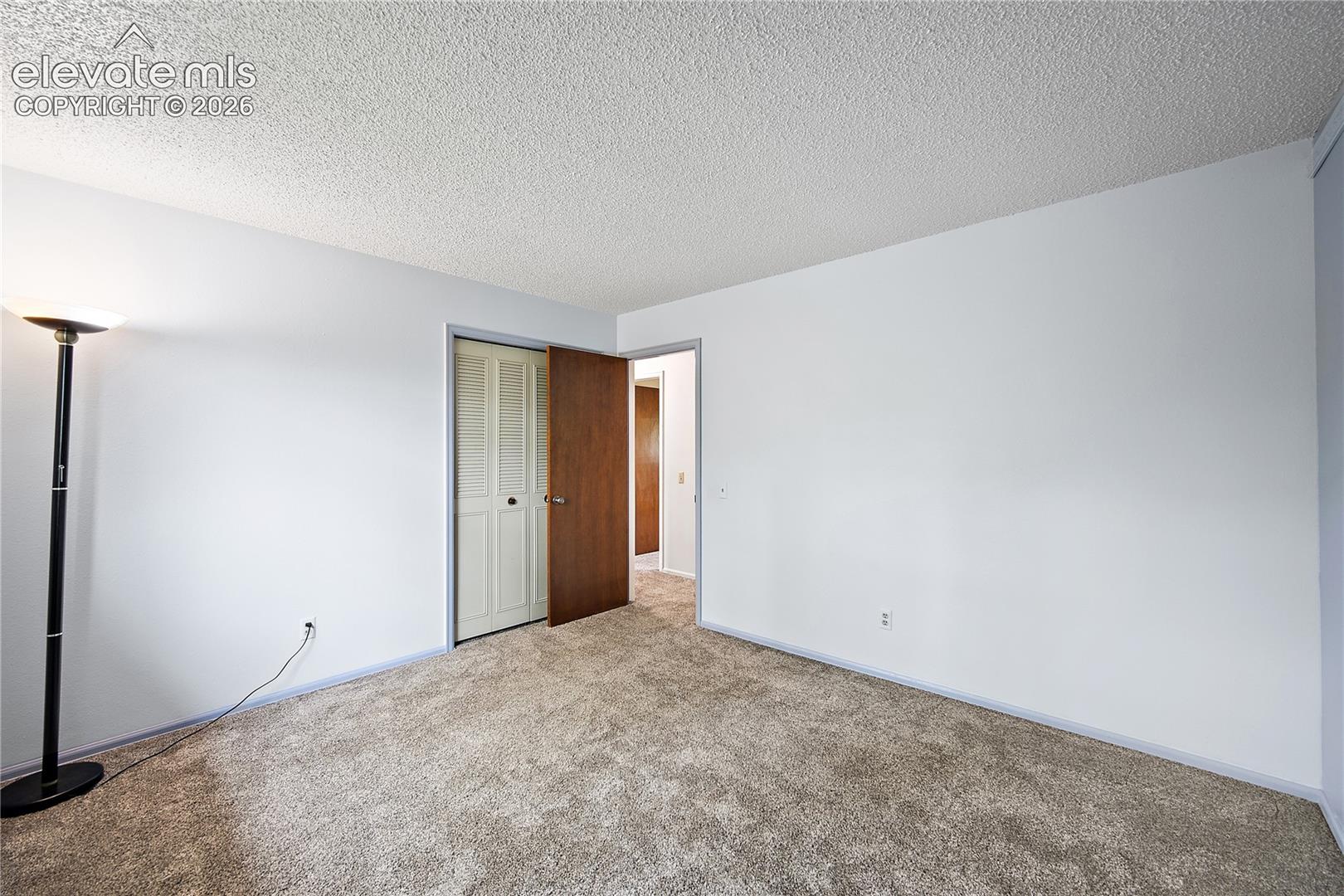 Listing photo 27 for 2998 Westcliff Circle