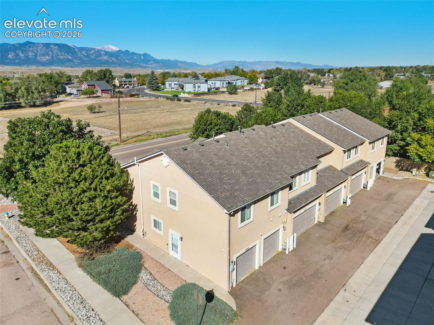 Listing photo 44 for 1034 Fountain Mesa Drive
