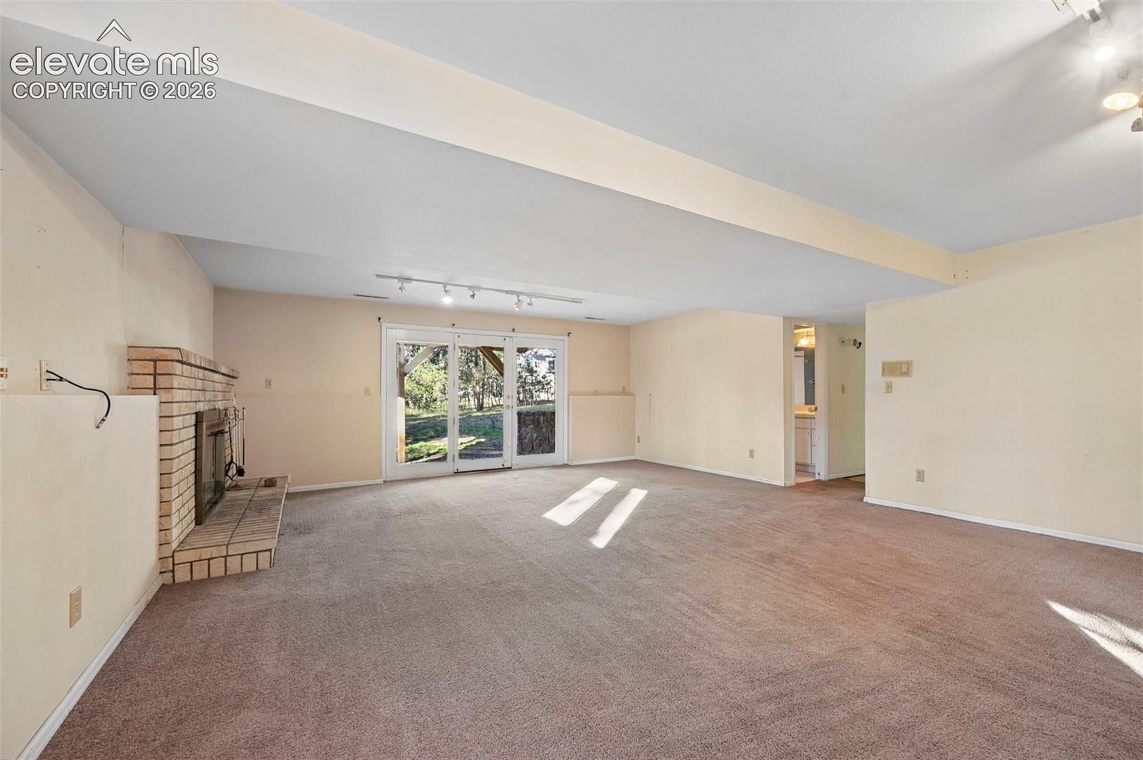 Listing photo 32 for 19280 doewood Drive