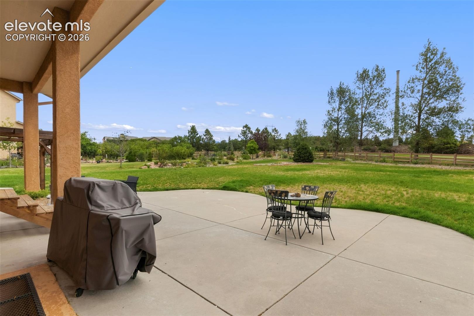 Listing photo 40 for 2114 Diamond Creek Drive