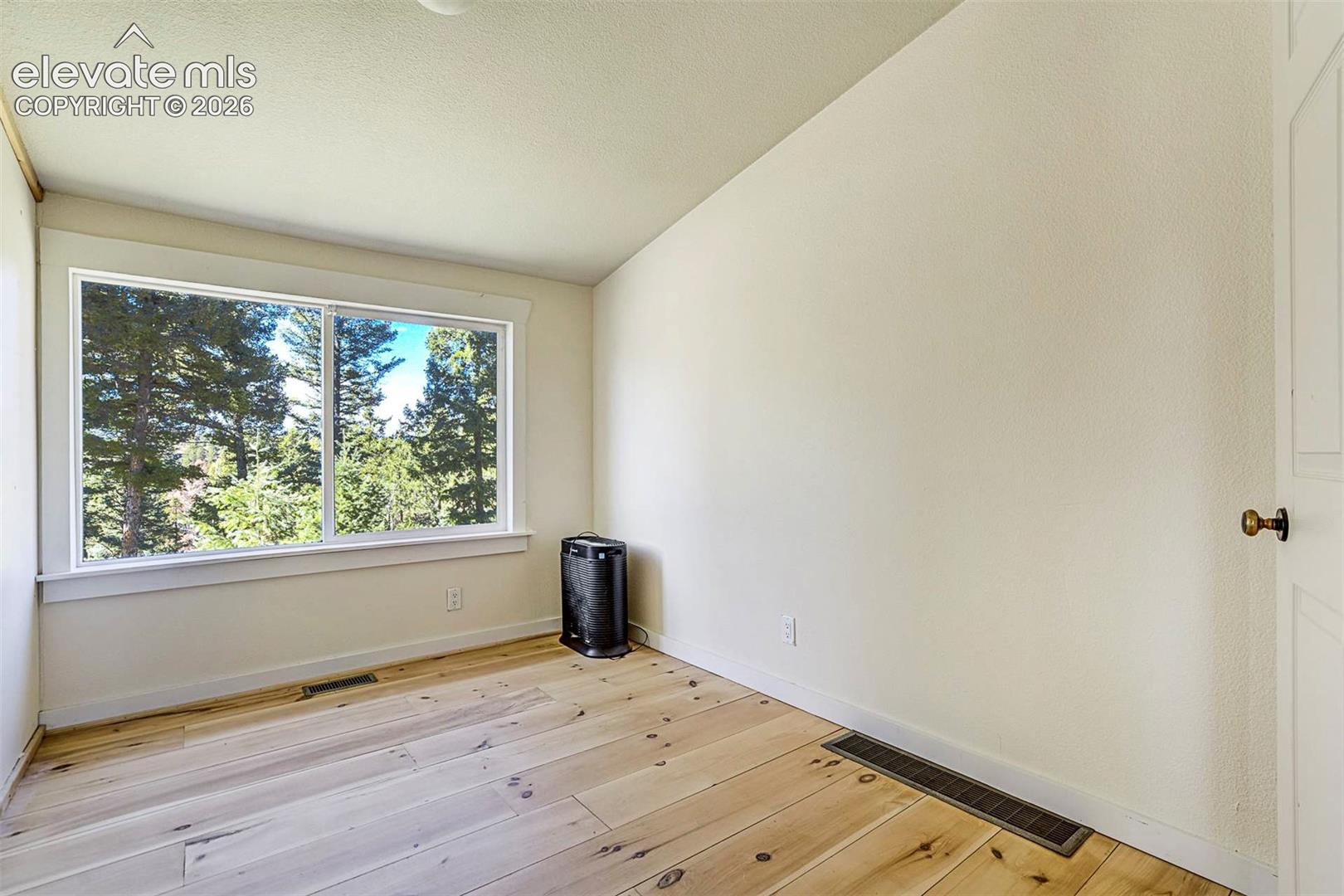 Listing photo 28 for 176 Chalk Circle Trail