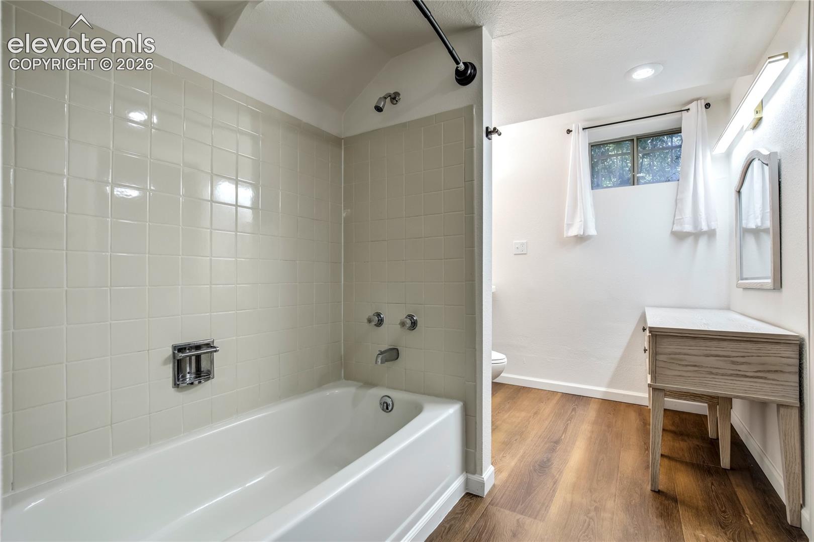 Listing photo 32 for 609 Crestridge Avenue