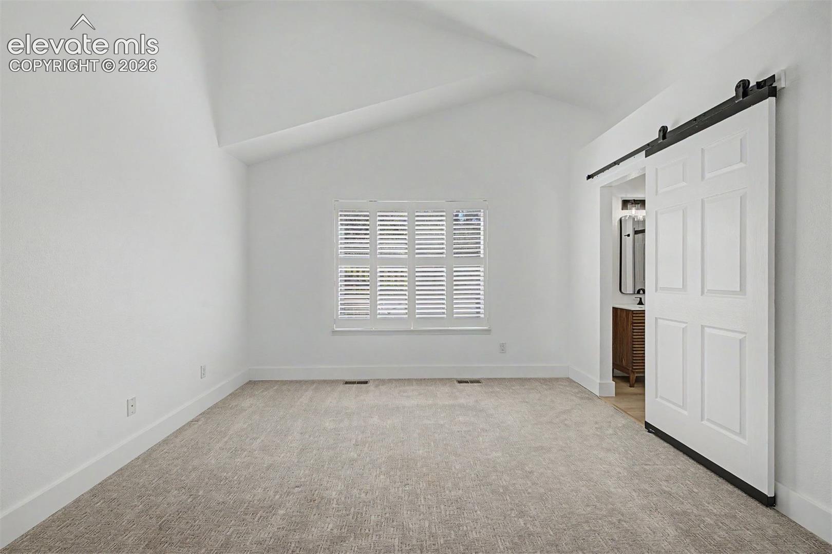 Listing photo 4 for 5423 Lions Gate Lane