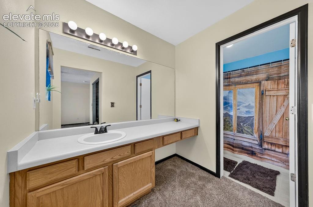 Listing photo 30 for 818 Hayloft Lane