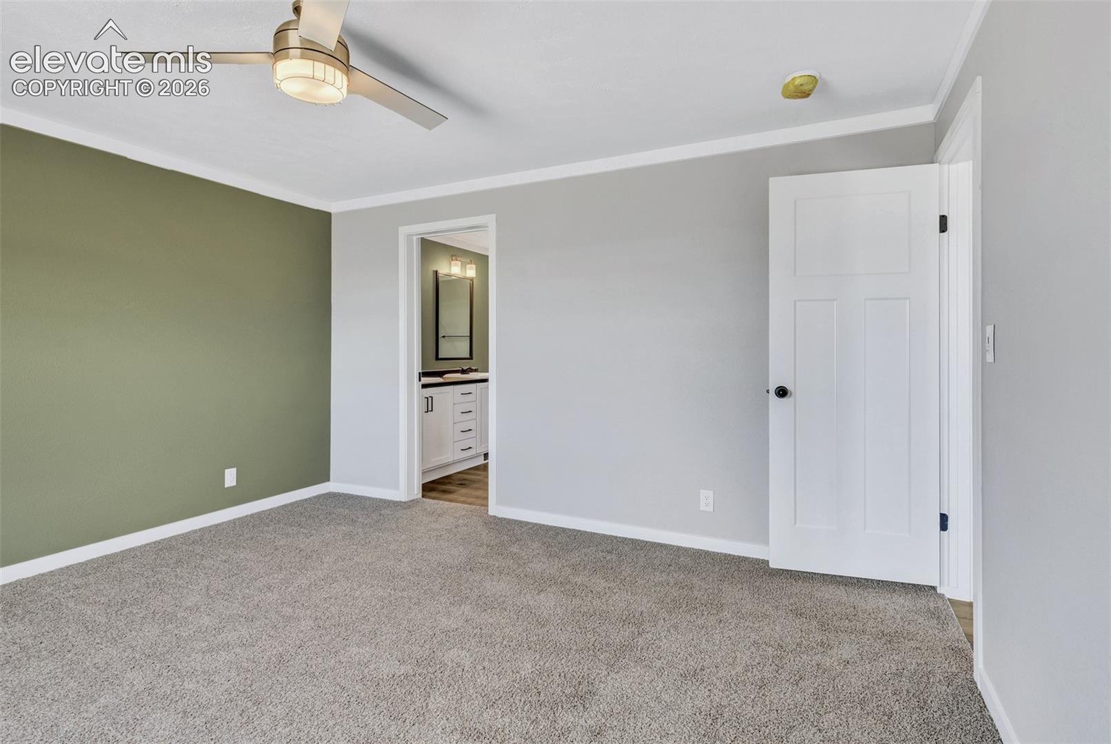 Listing photo 19 for 930 Awesome View