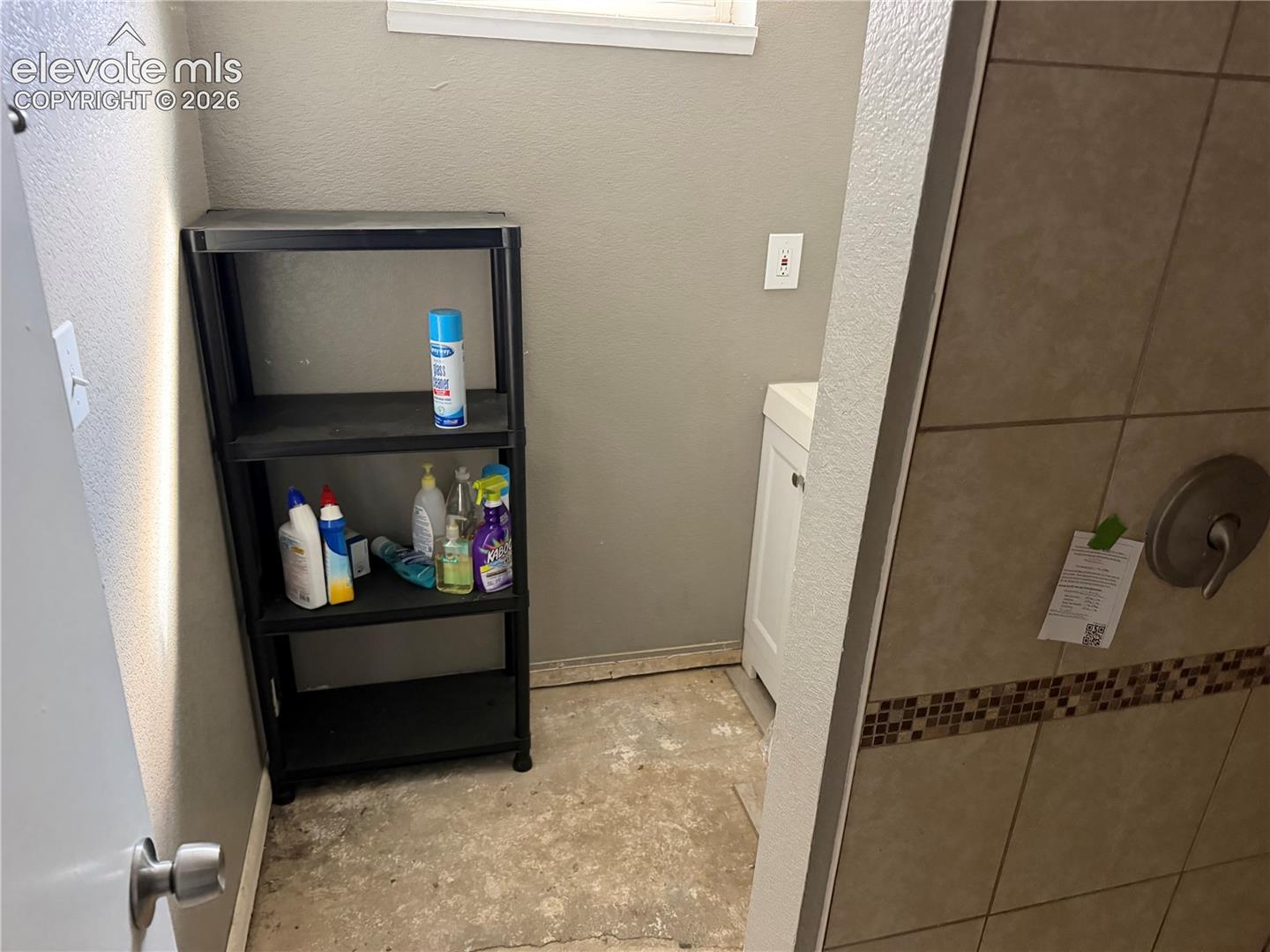 1227 Royale Drive, photo 15