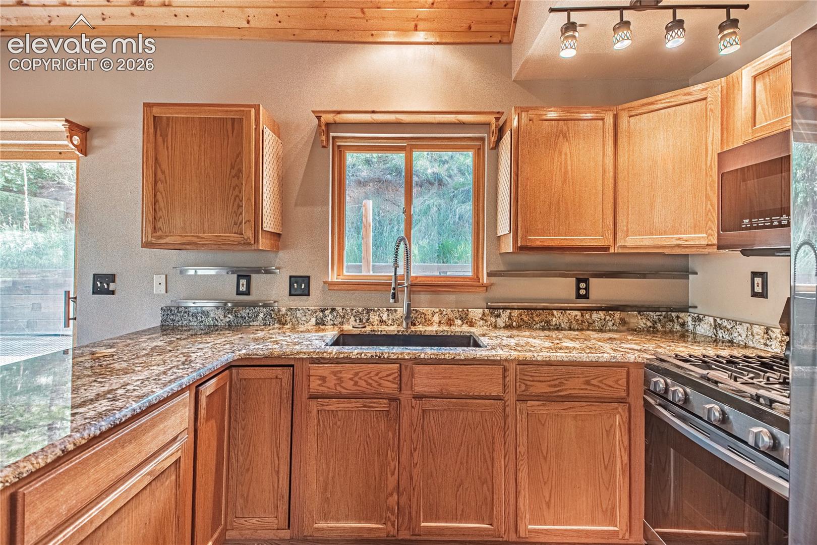 10668 Highway 24, photo 11