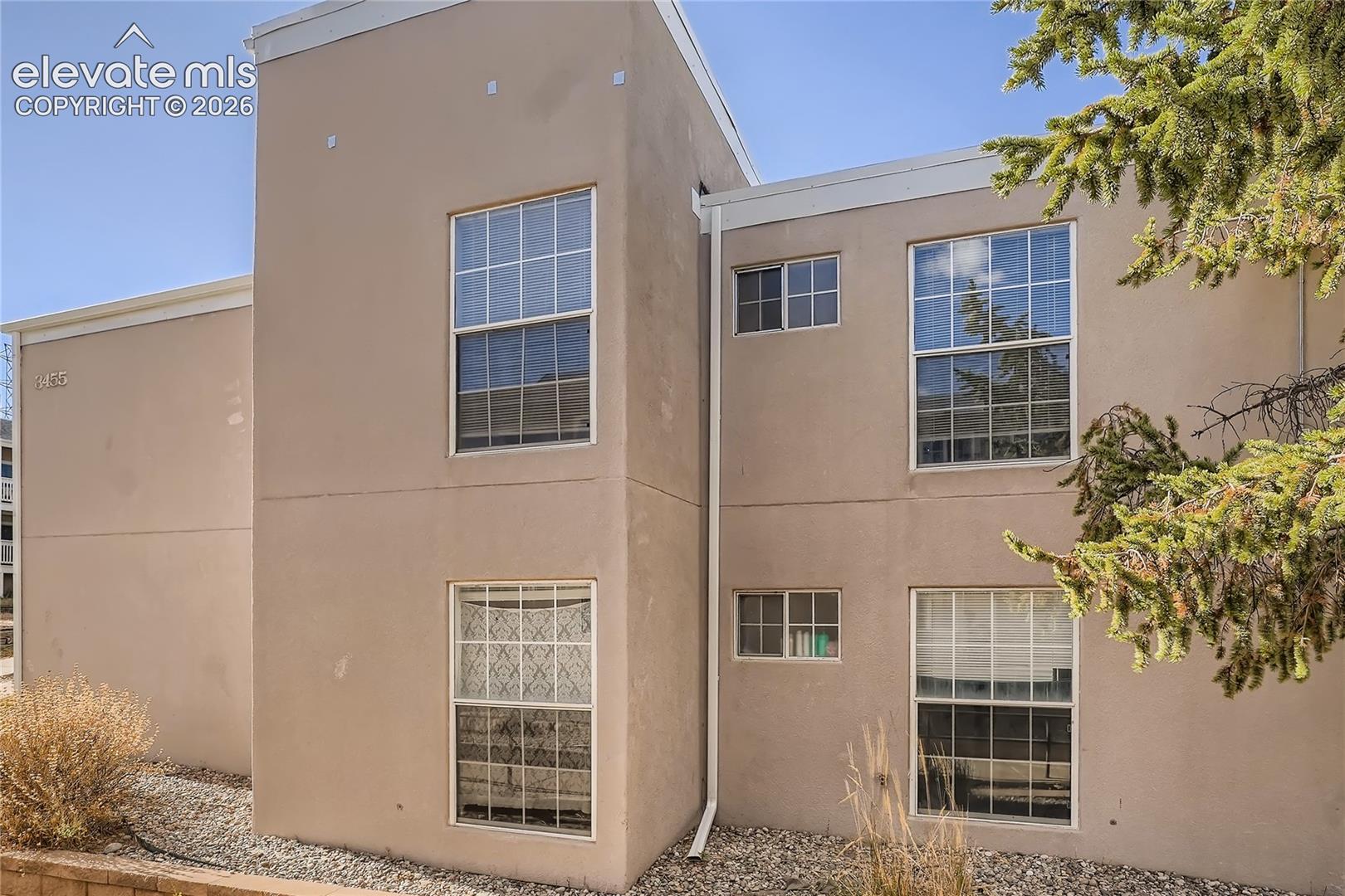 Listing photo 2 for 3455 Rebecca Lane D