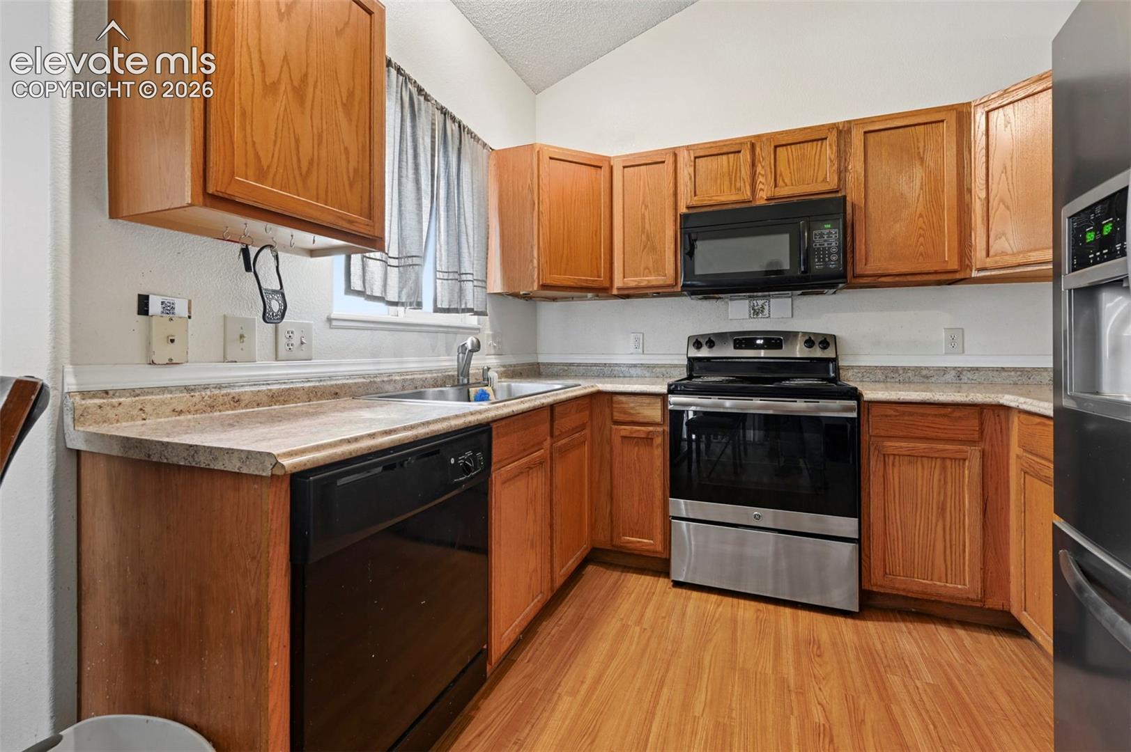 Listing photo 6 for 6382 Zermatt Drive