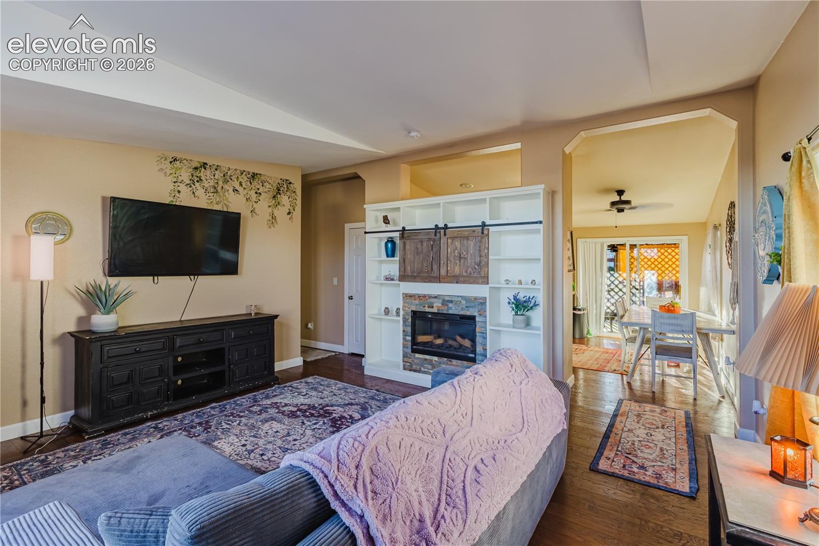 Listing photo 21 for 4096 Gray Fox Heights
