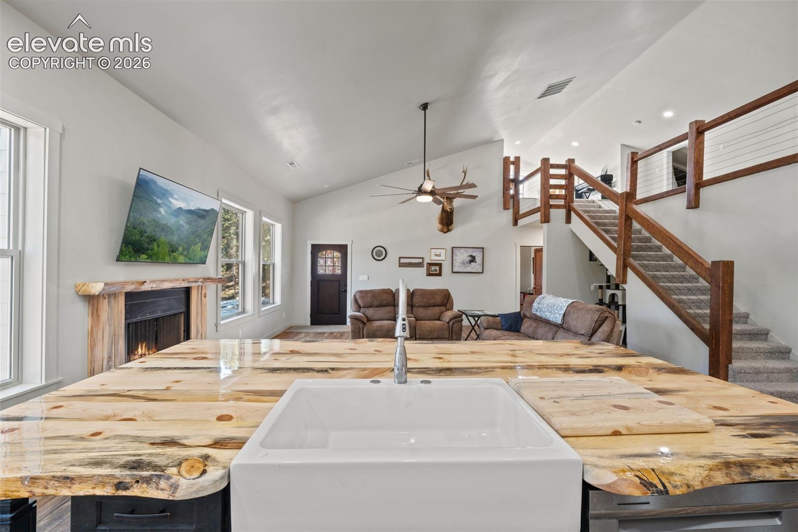 Listing photo 16 for 2270 Pikes Peak Drive