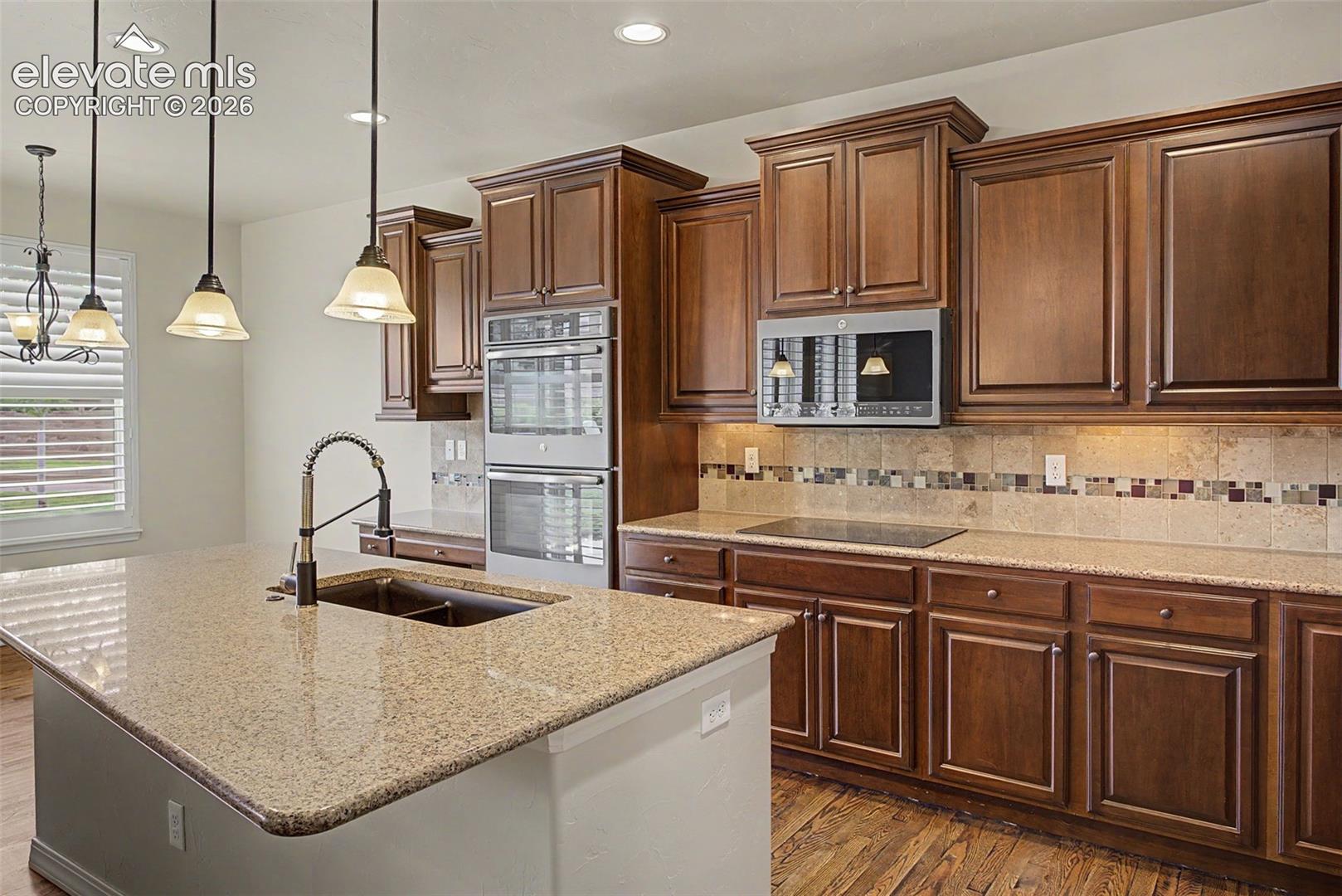 Listing photo 14 for 1906 Villa Creek Circle