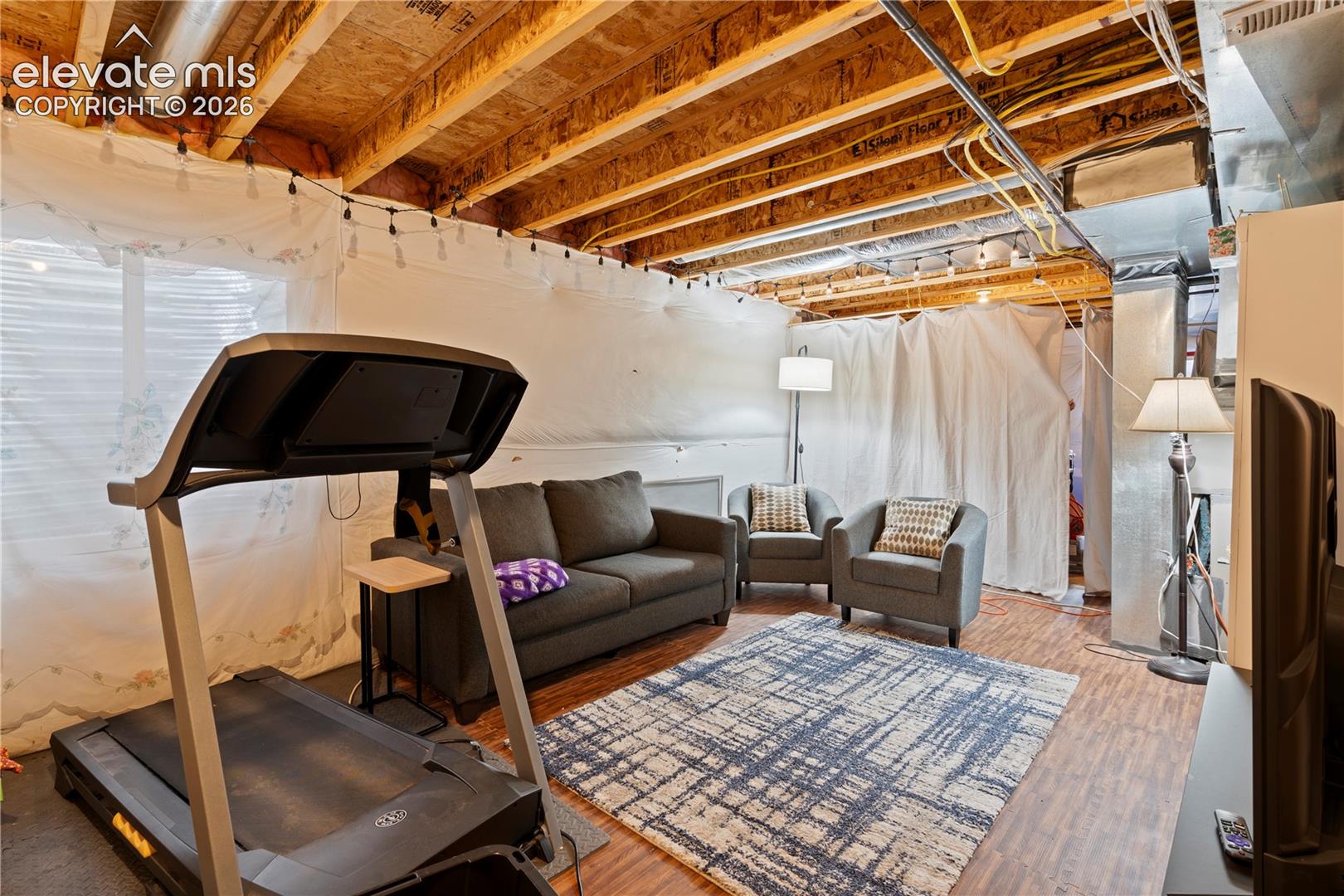 Listing photo 21 for 8234 Meadowcrest Drive