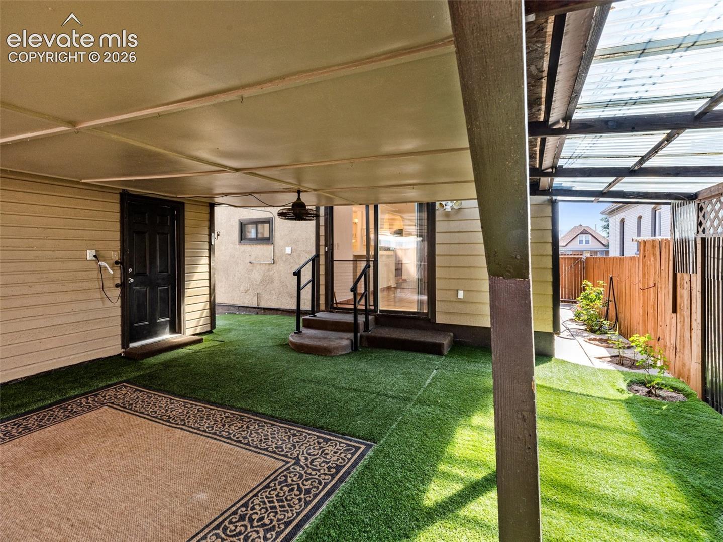 Listing photo 24 for 2213 E Evans Avenue