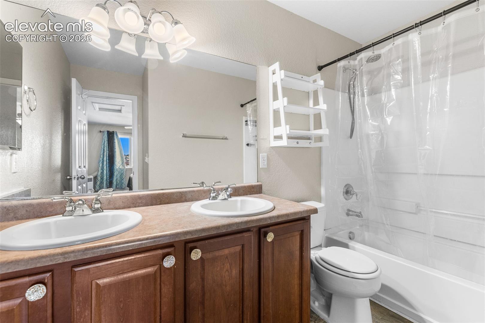 Listing photo 15 for 7478 Bentwater Drive