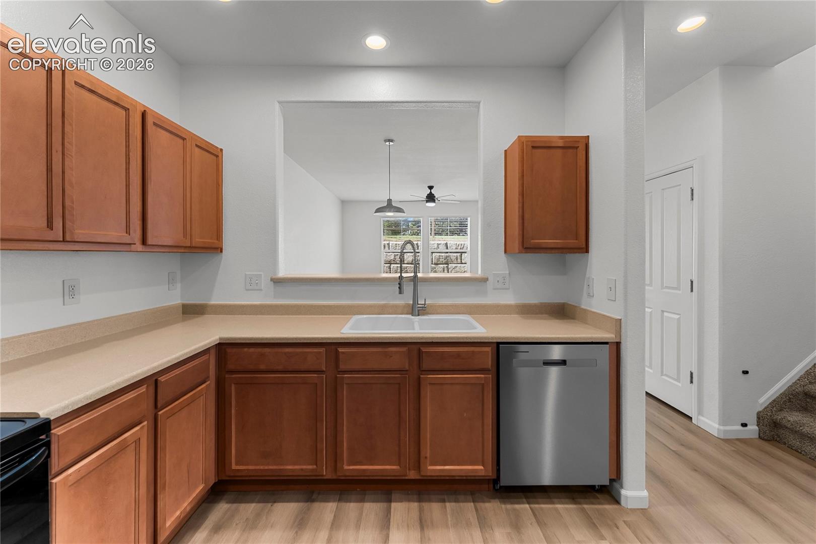 Listing photo 11 for 8140 Elk River View