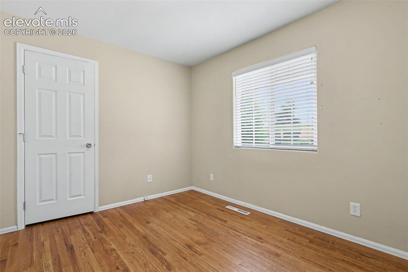 Listing photo 28 for 105 Linden Drive