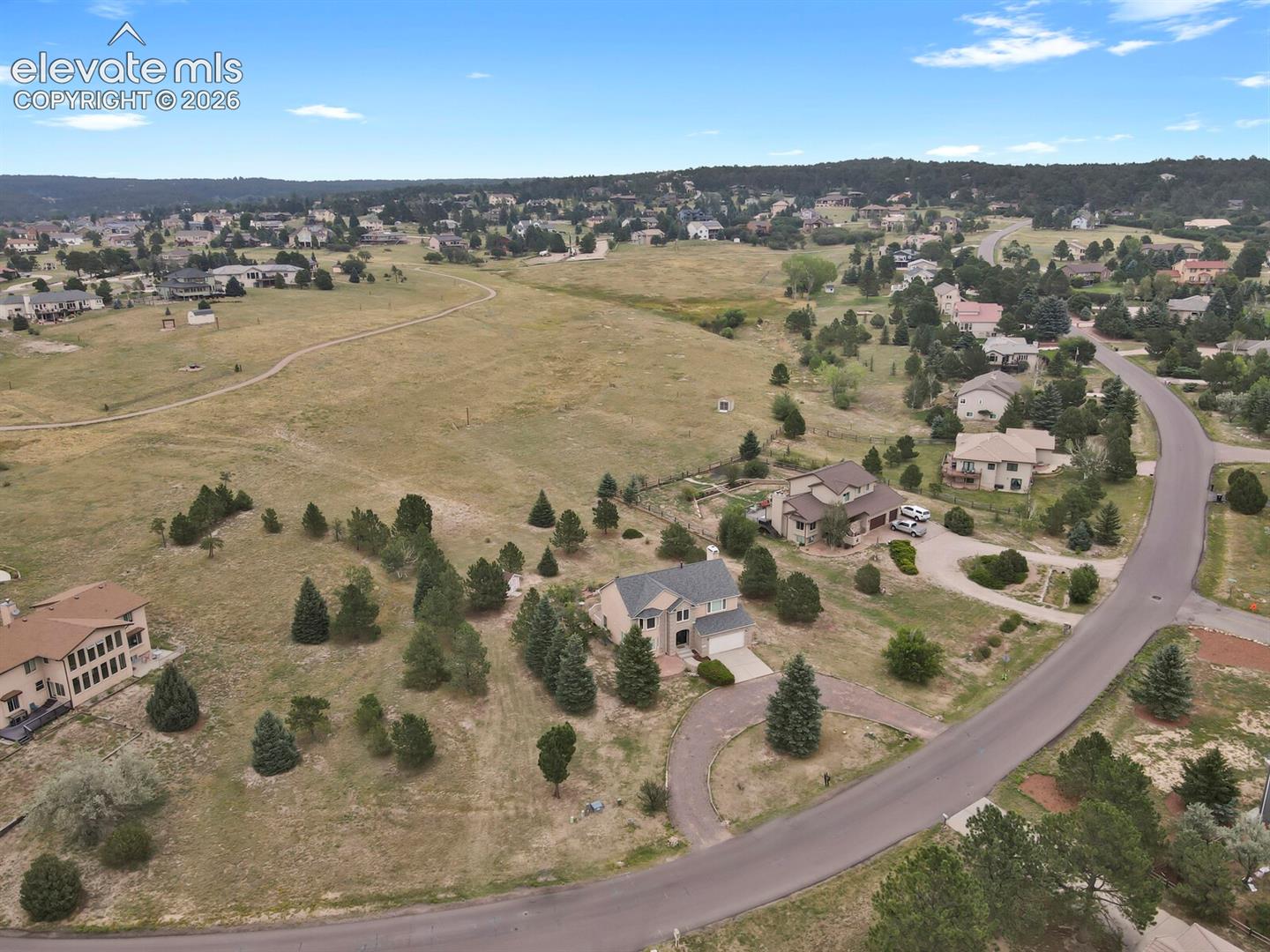 Listing photo 34 for 916 W Caribou Drive