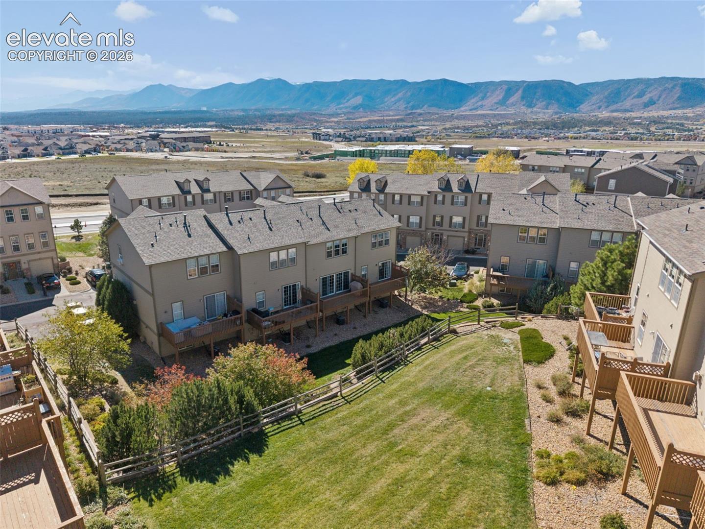 Listing photo 14 for 976 Burning Bush Point