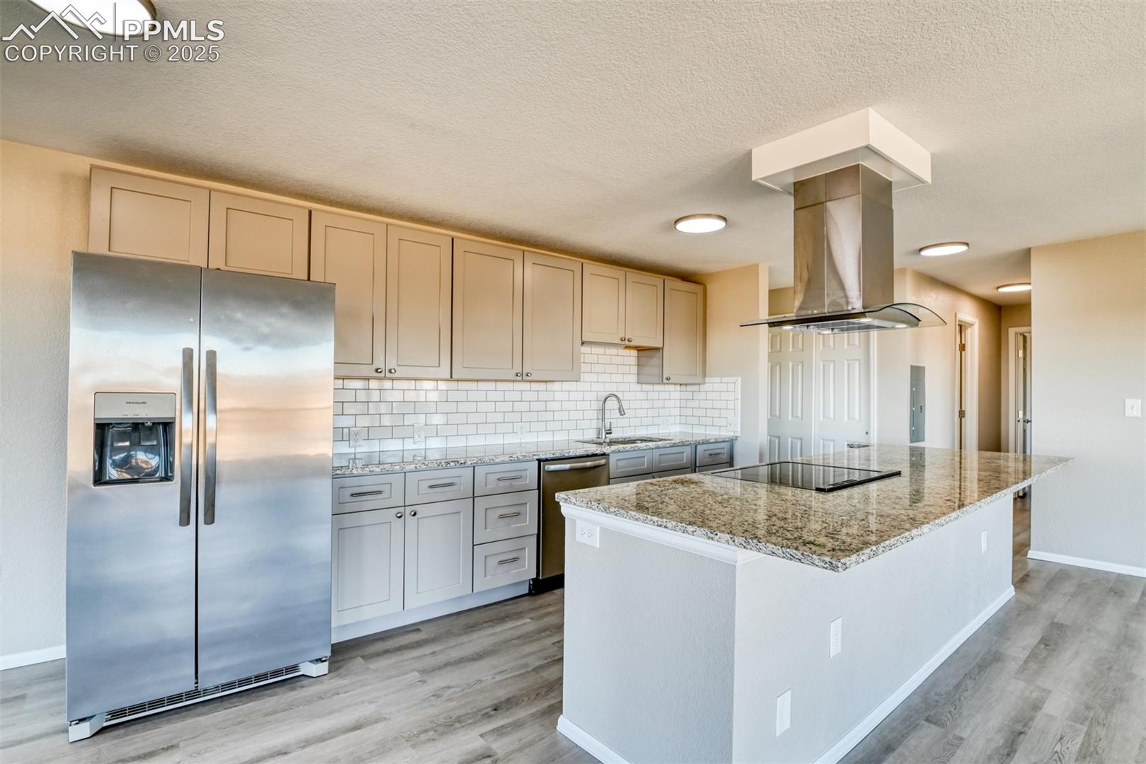 411 Lakewood Circle, photo 7