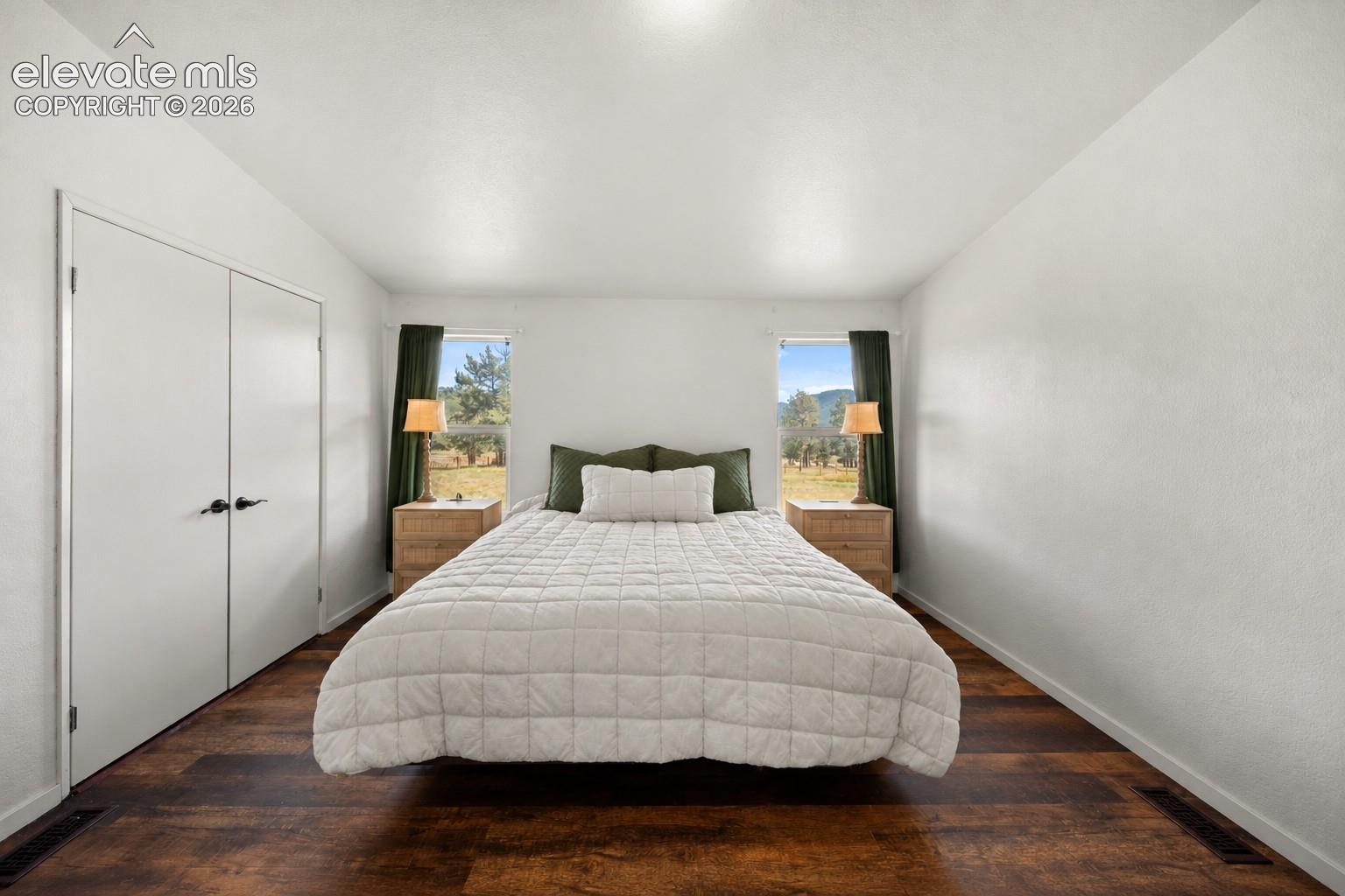 Listing photo 10 for 464 Hackamore Drive