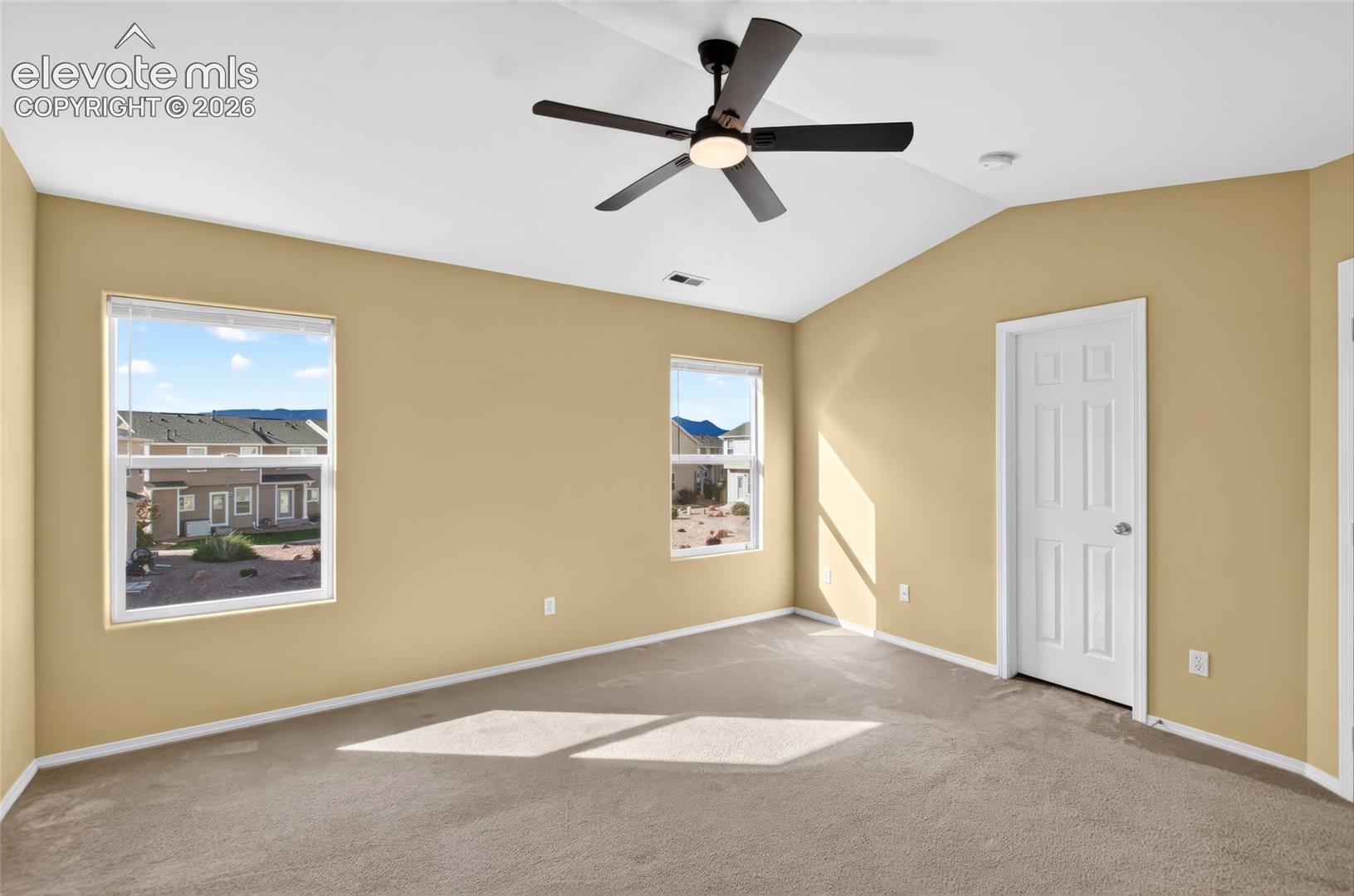 Listing photo 14 for 10576 Wells Point