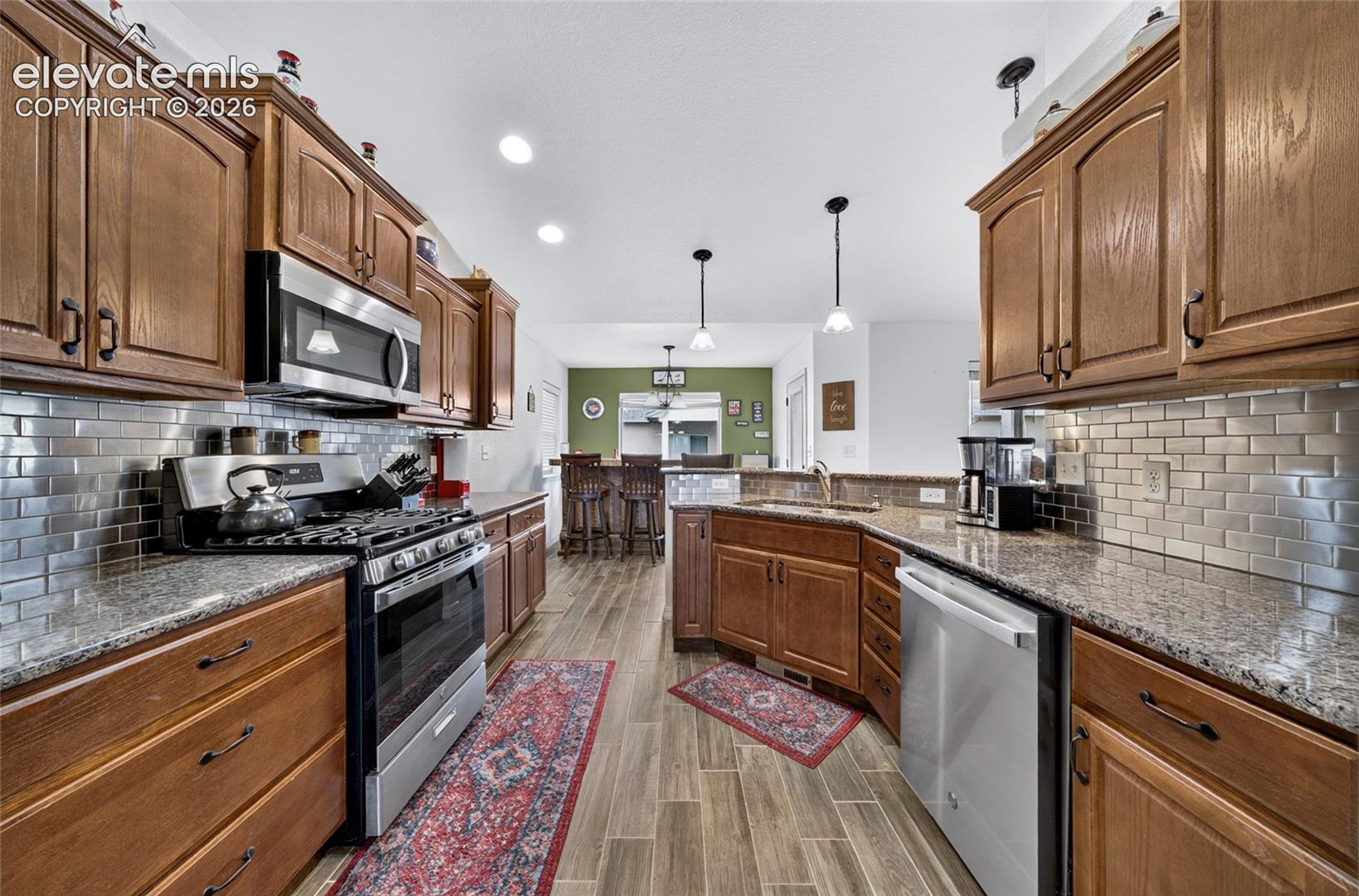 Listing photo 2 for 2311 Meadowlark Lane