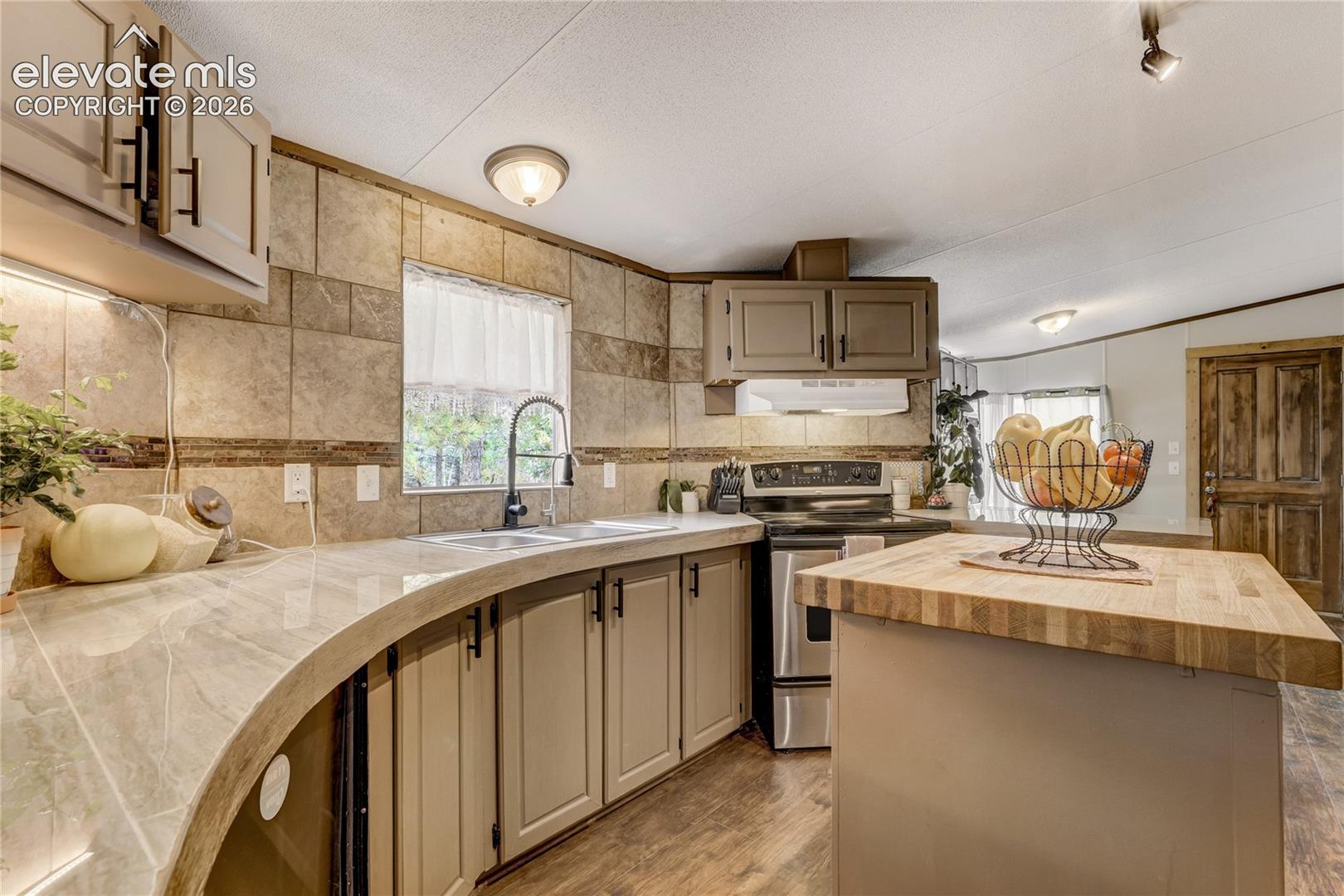 784 Blossom Road, photo 13