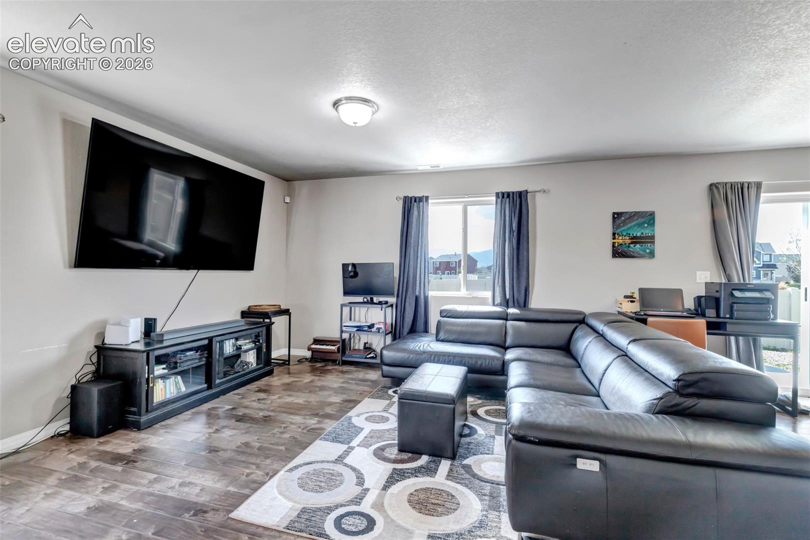 Listing photo 34 for 7548 Benecia Drive