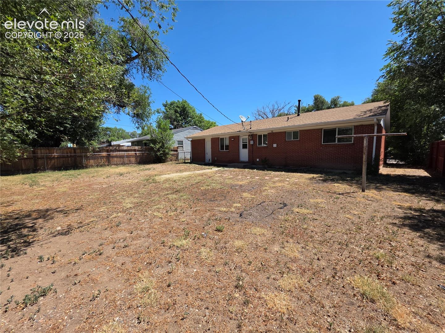 Listing photo 17 for 605 Del Norte Street