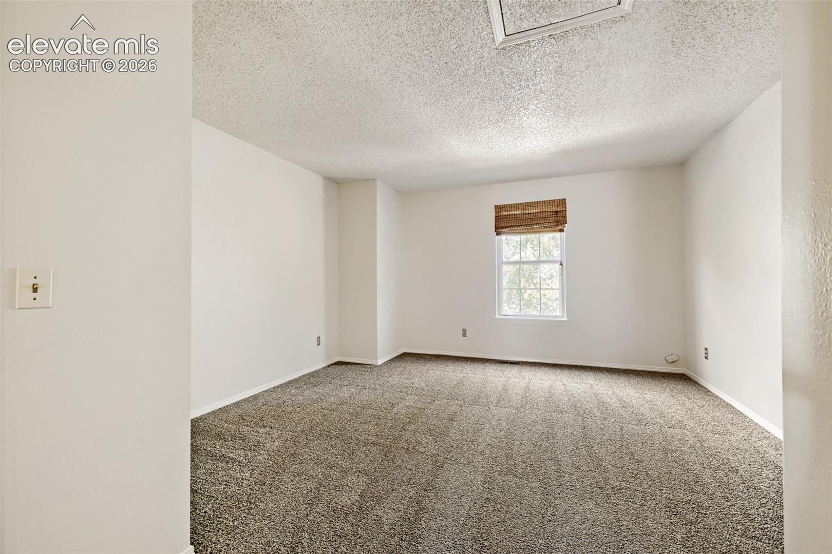 Listing photo 13 for 4128 Charleston Drive