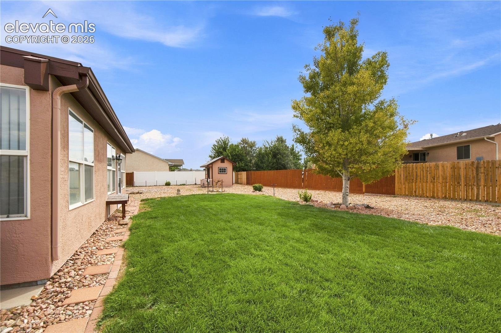 Listing photo 35 for 635 E Inca Court