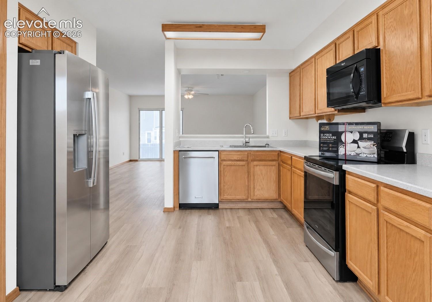 Listing photo 9 for 890 N Candlestar Loop