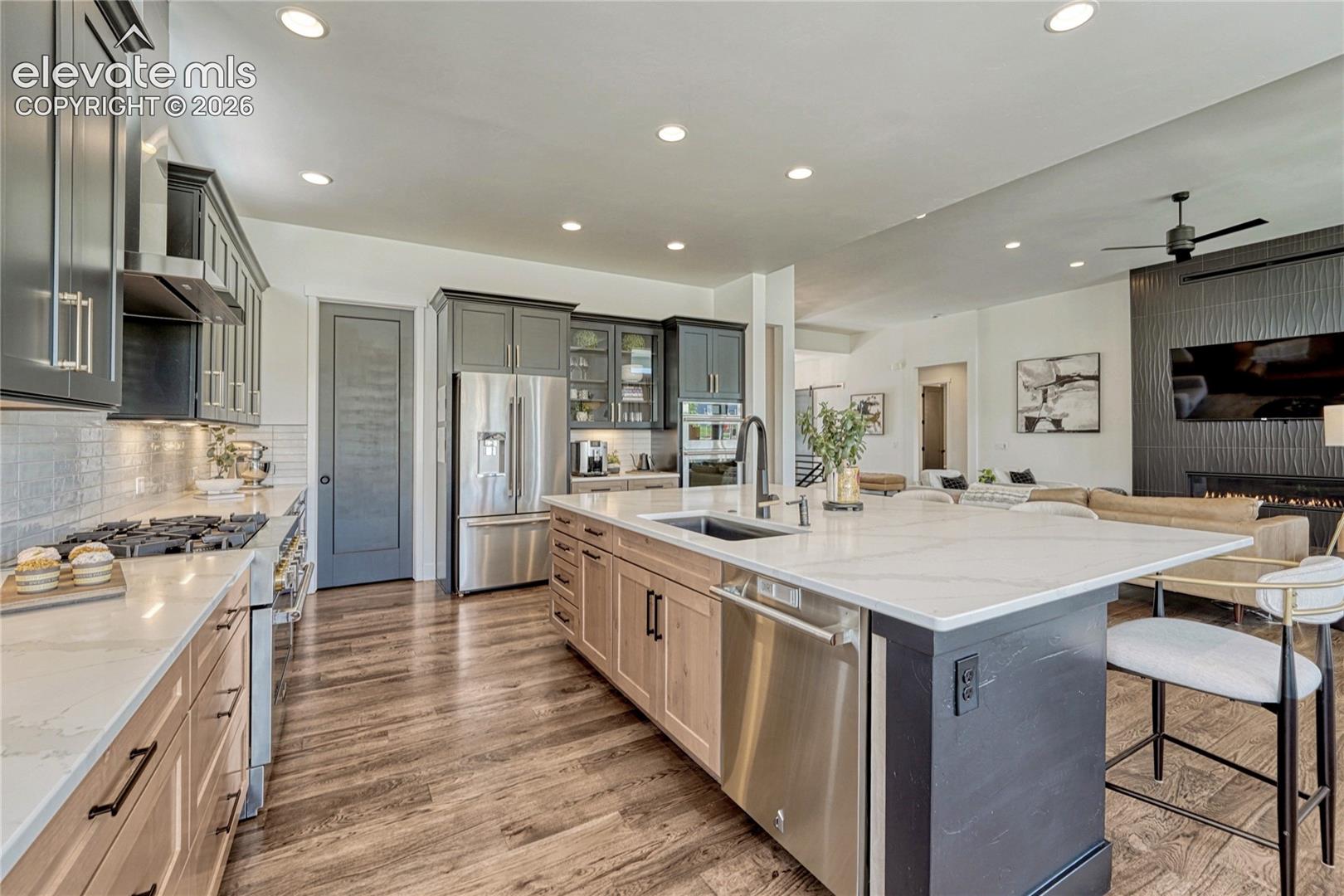 Listing photo 13 for 12366 Mionetto Court