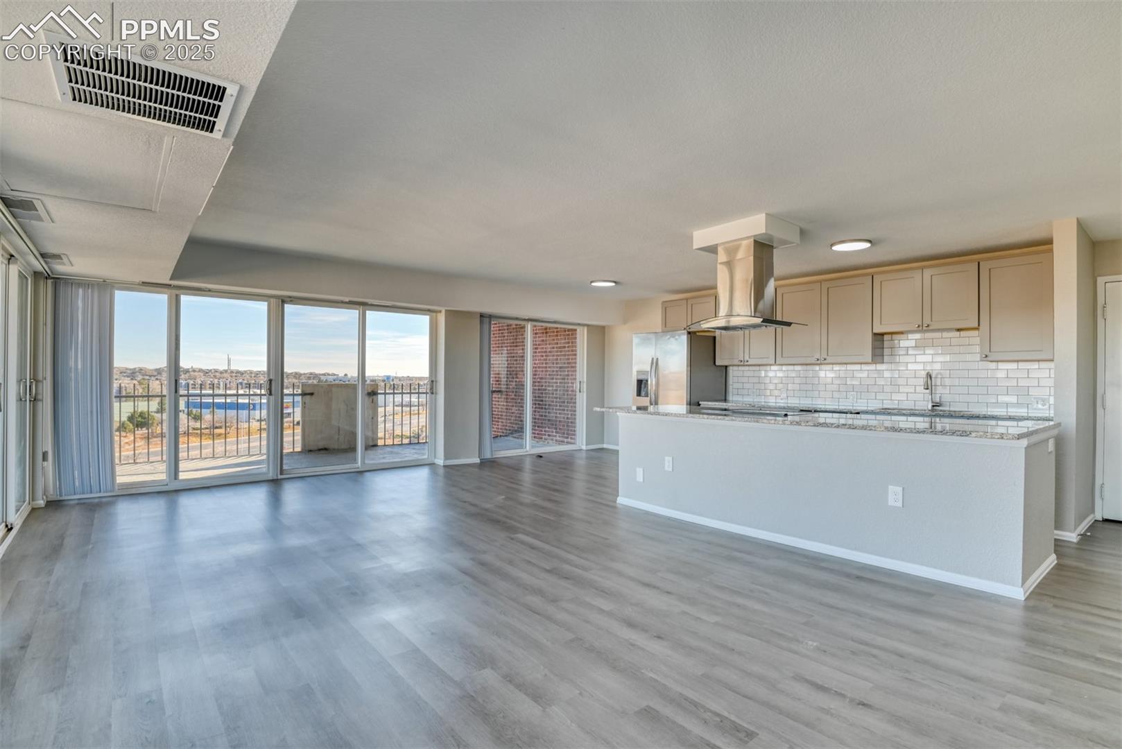 411 Lakewood Circle, photo 11