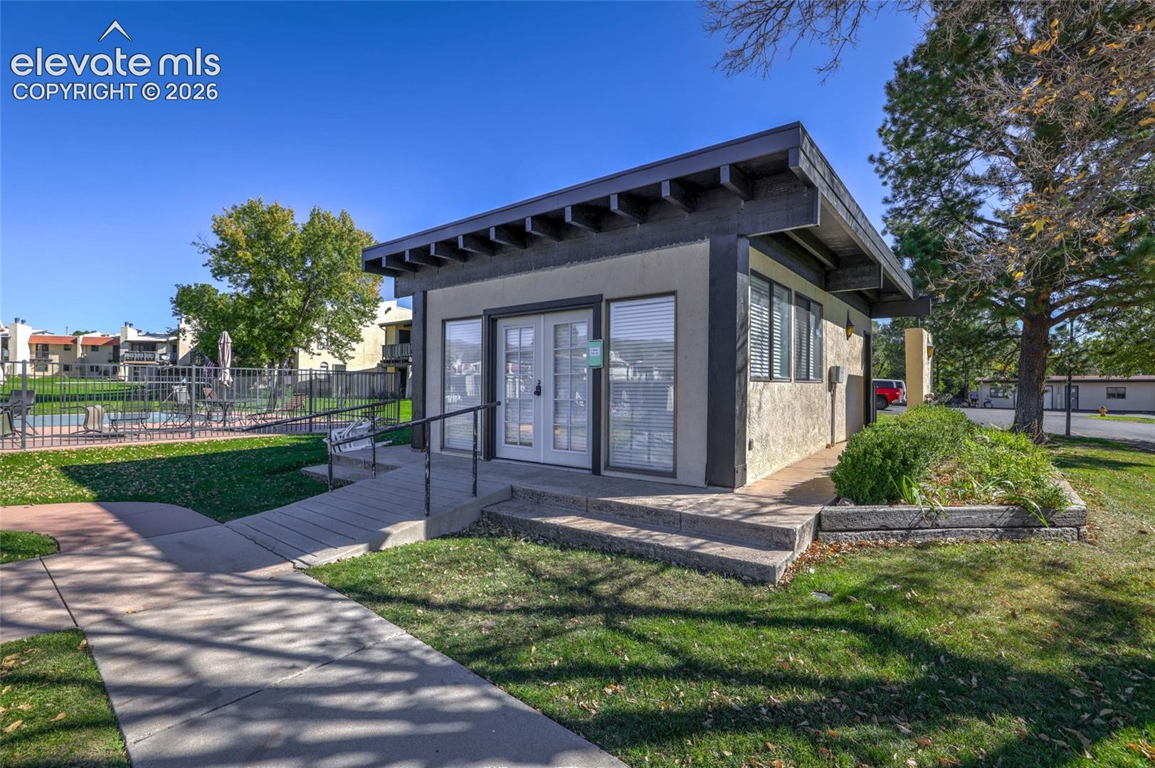 Listing photo 36 for 1062 Fontmore Road C