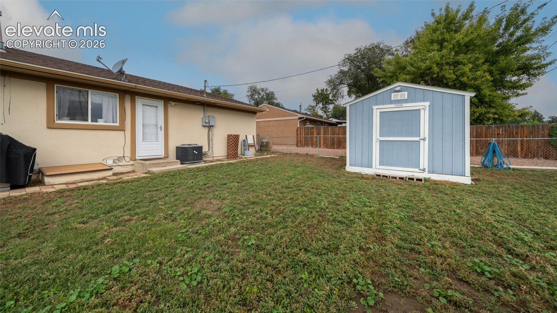 Listing photo 14 for 3 Otowi Drive