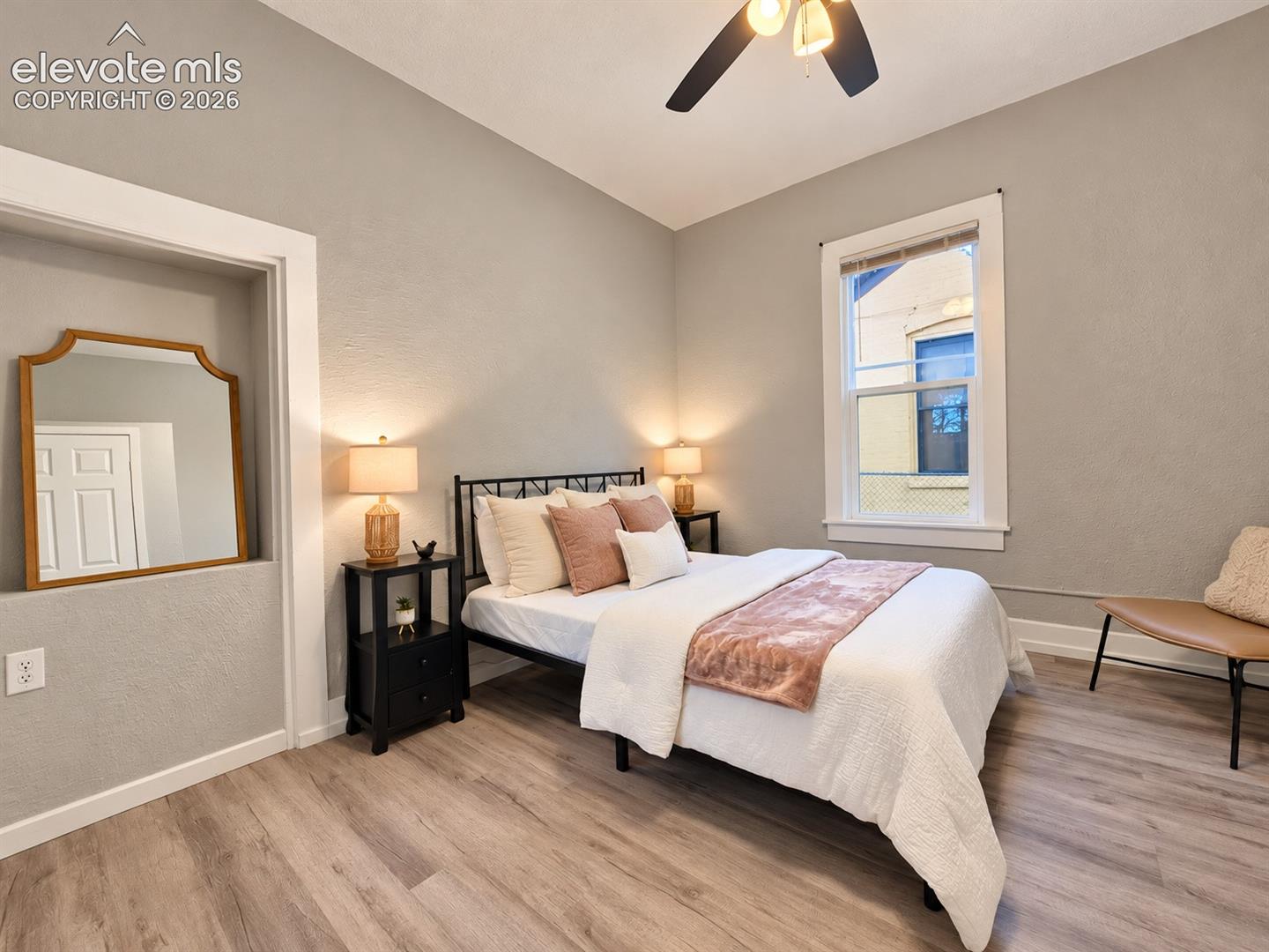 Listing photo 13 for 316 E 2nd Street
