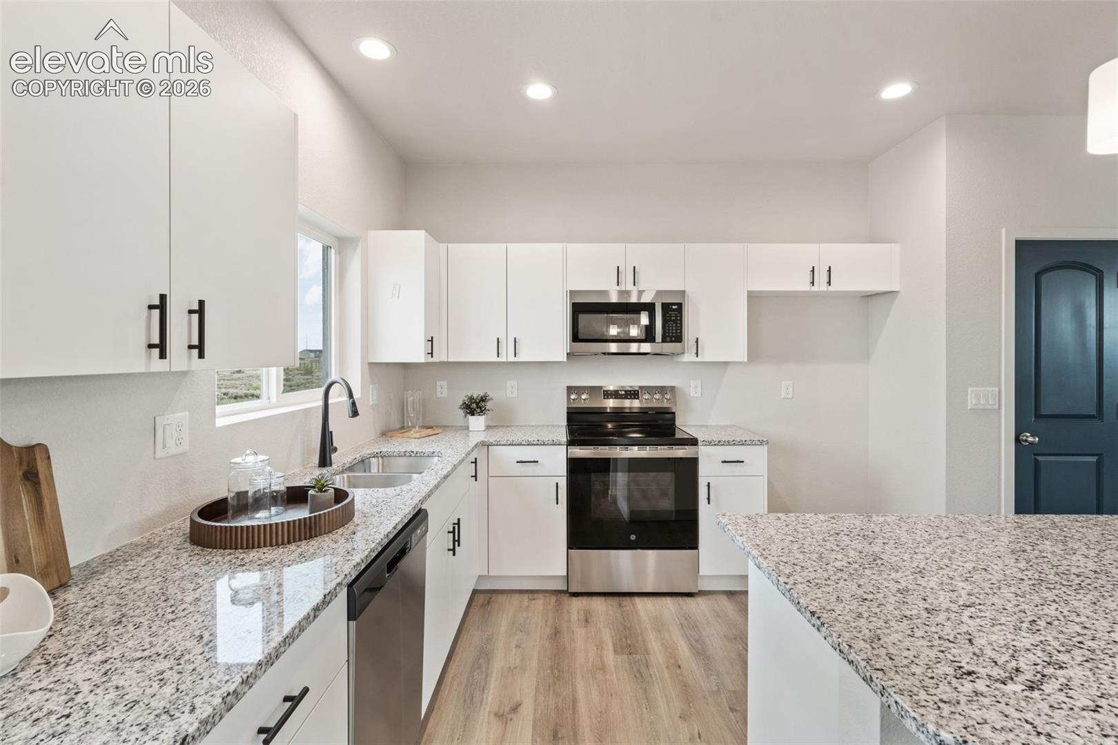 Listing photo 16 for 280 S Meriweather Drive
