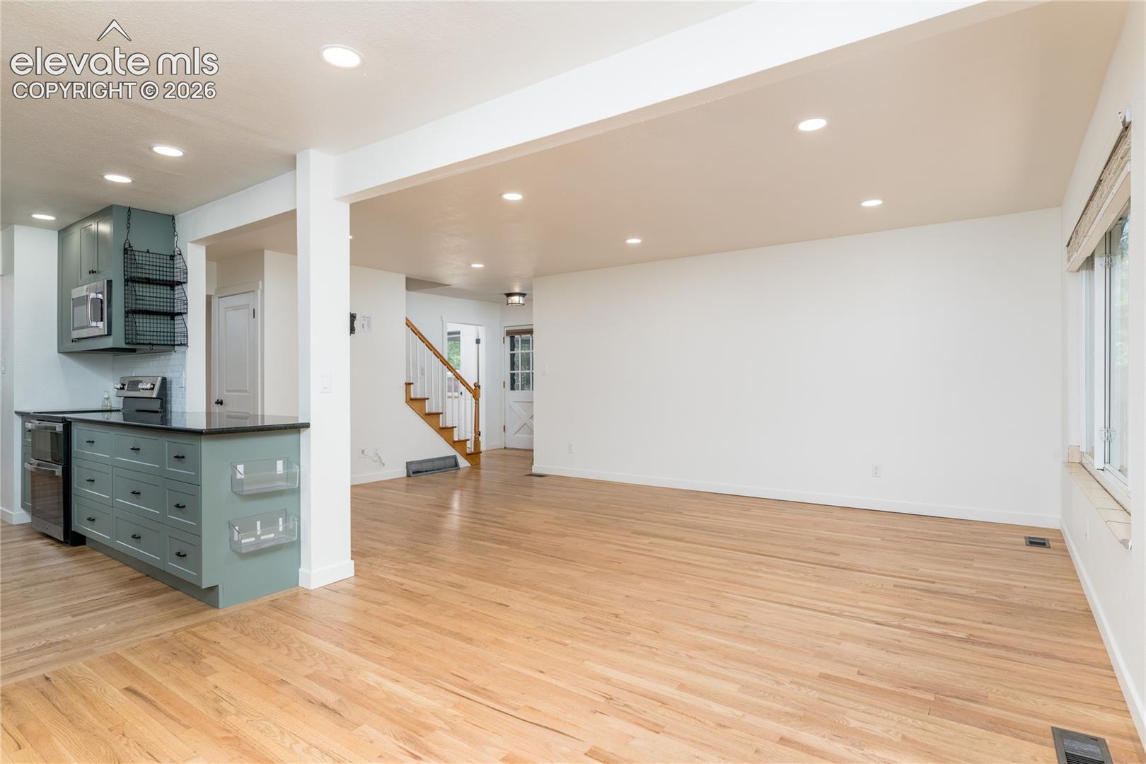 702 Leta Drive, photo 7