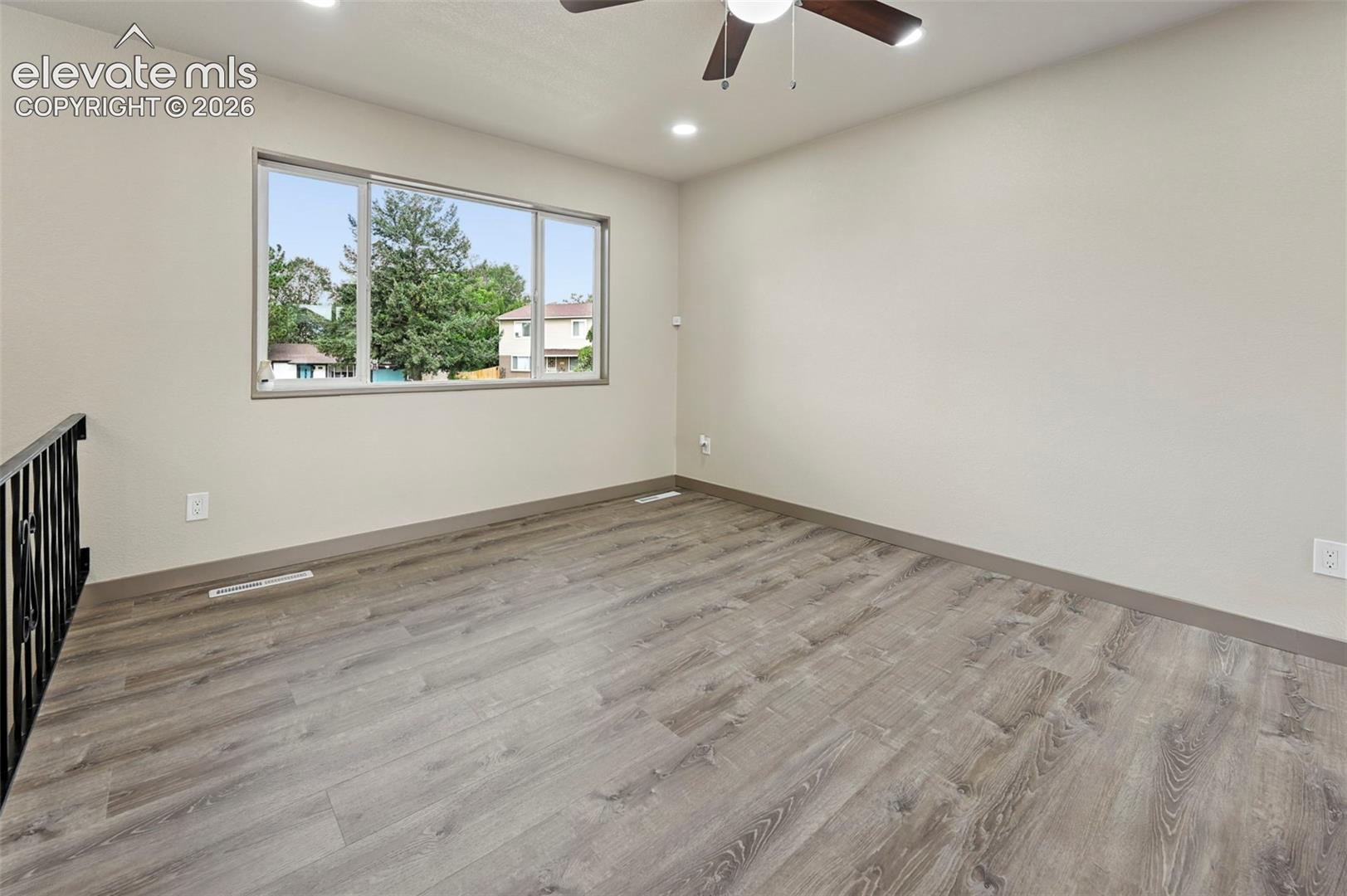 Listing photo 6 for 5015 Bonita Way