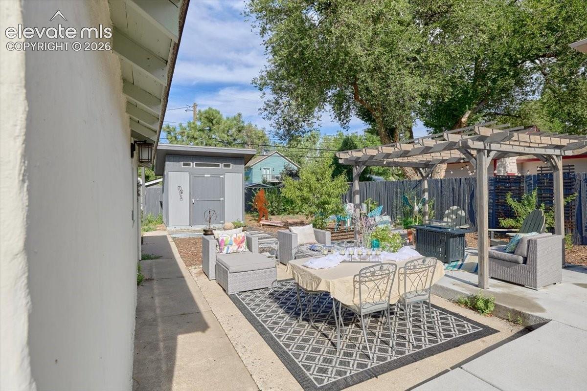 Listing photo 40 for 1510 N El Paso Street